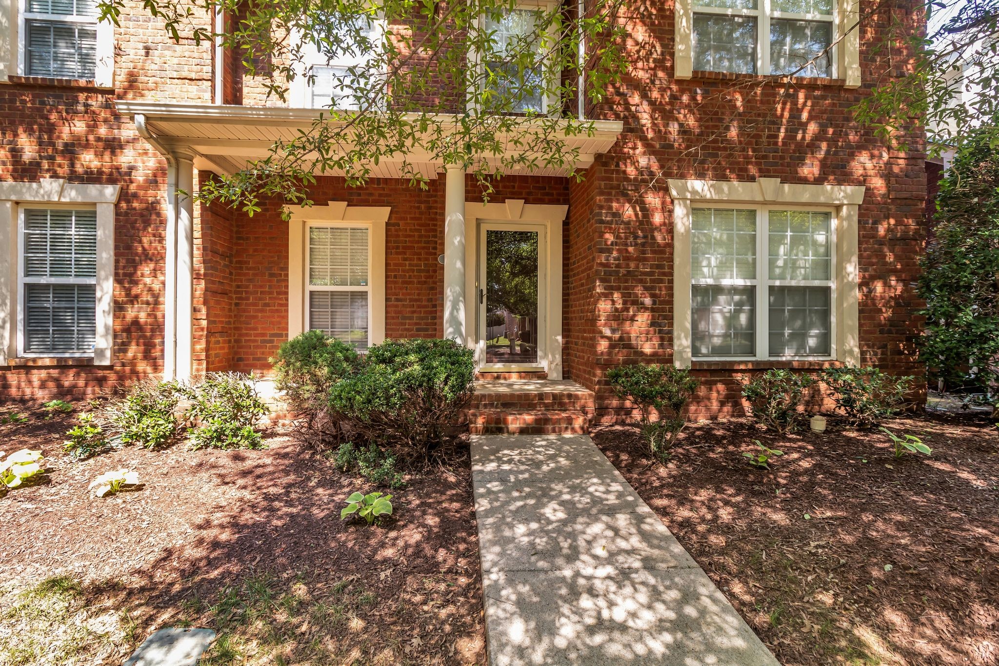 2136 Cason Ln