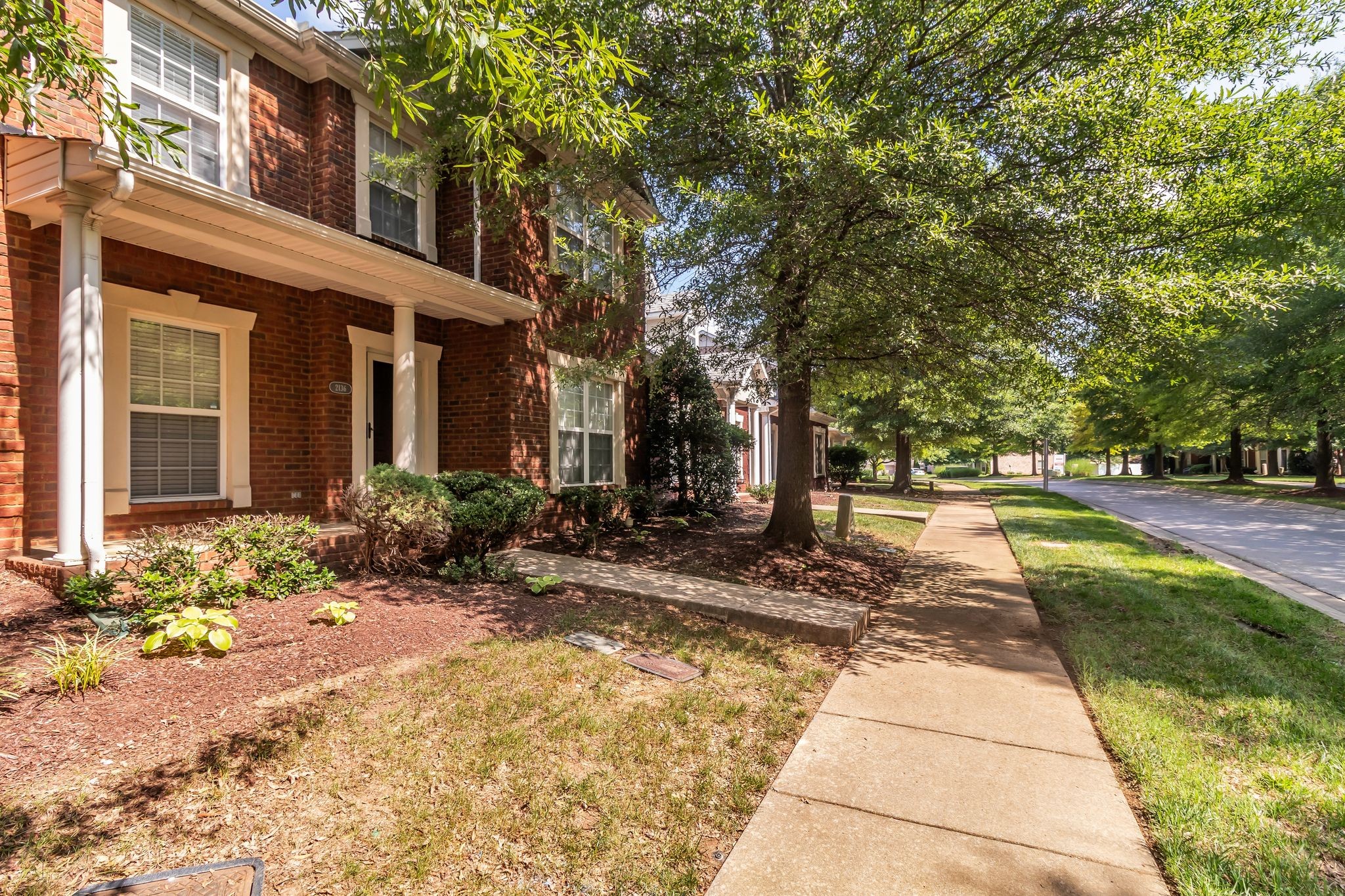 2136 Cason Ln