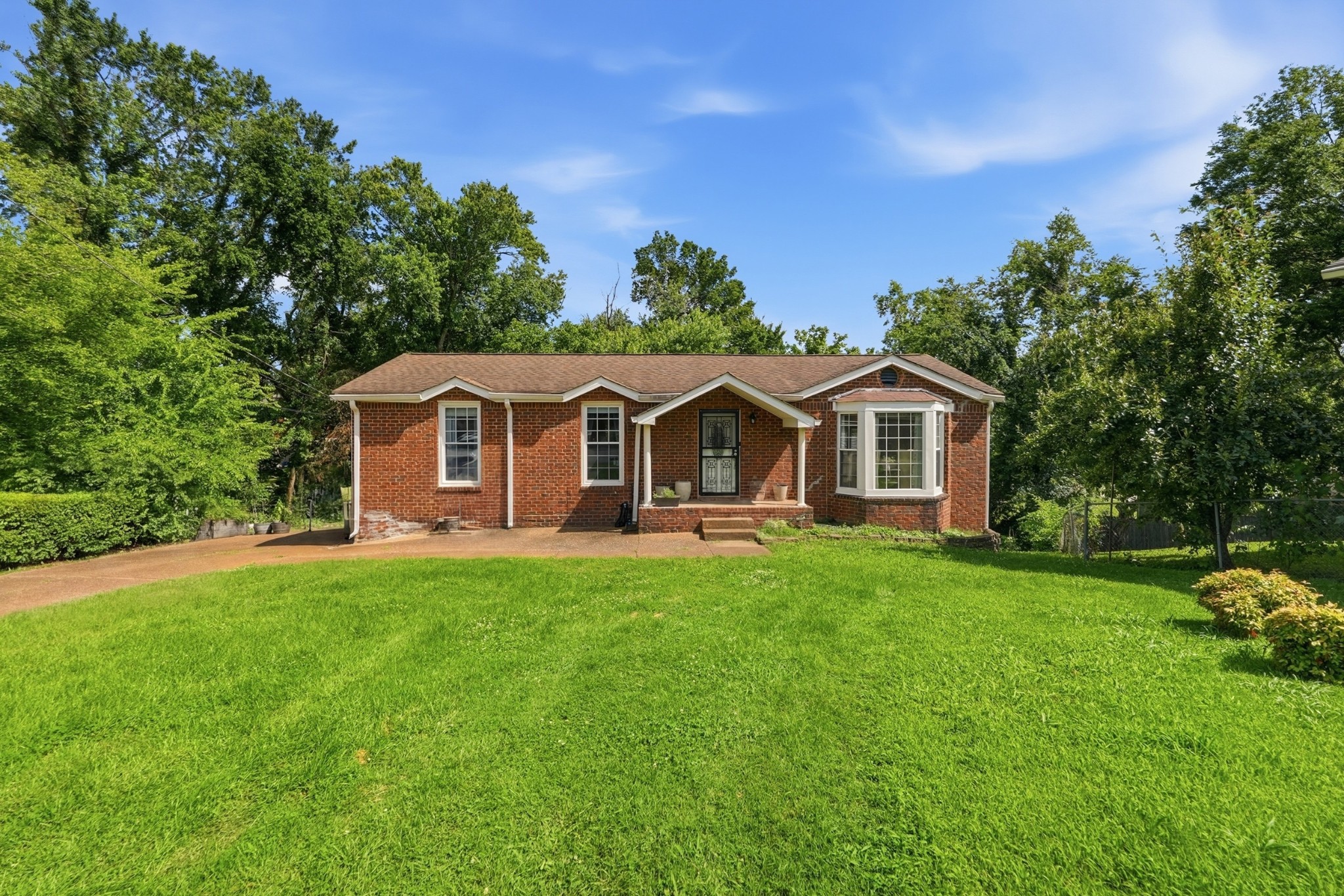 4824 Blue Springs Dr
