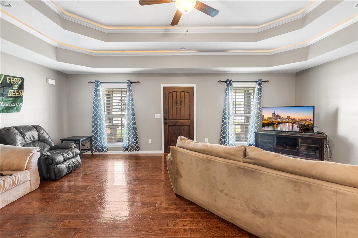 260 Williamsburg Cir