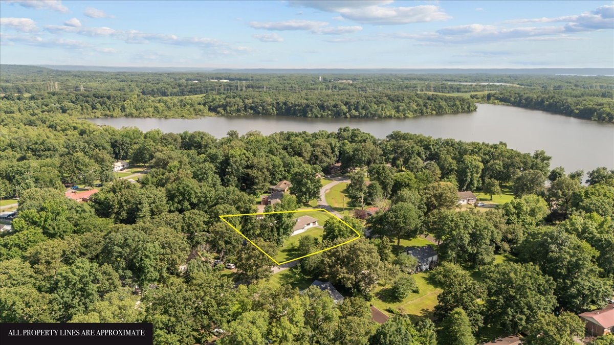 215 Sunset Dr