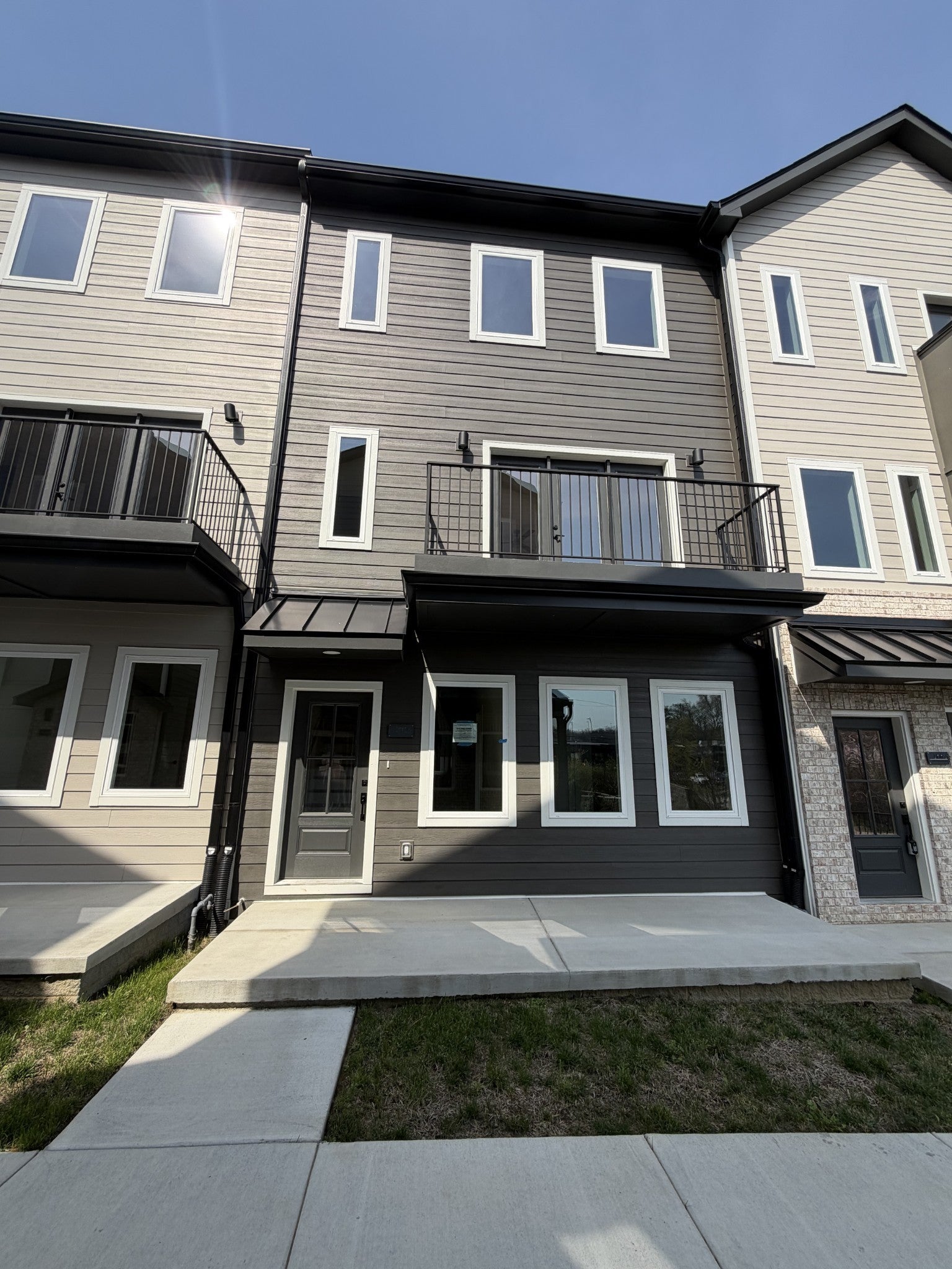 3-bed listing at 6124 Robertson Ave 8, Nashville