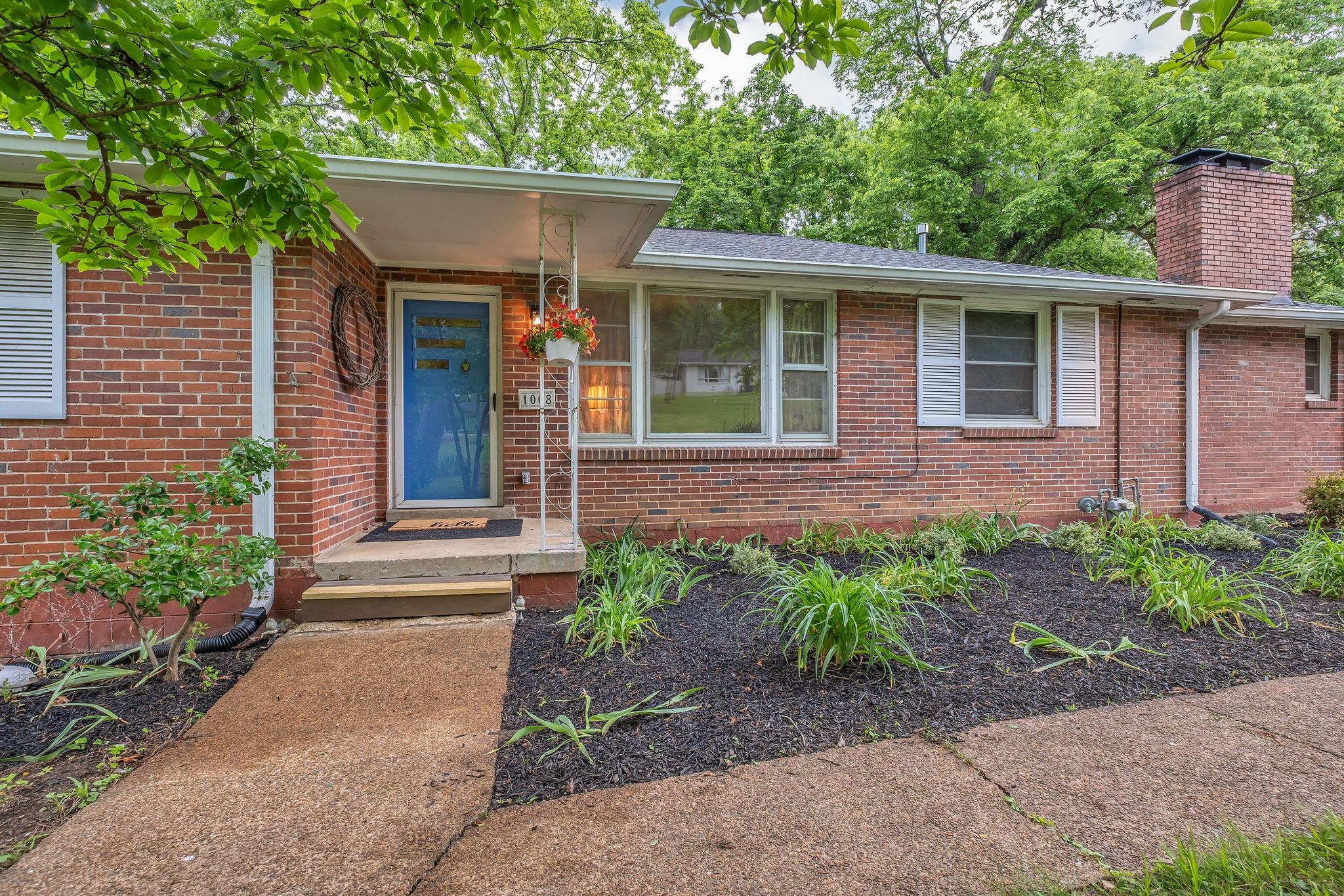 1008 Downey Dr