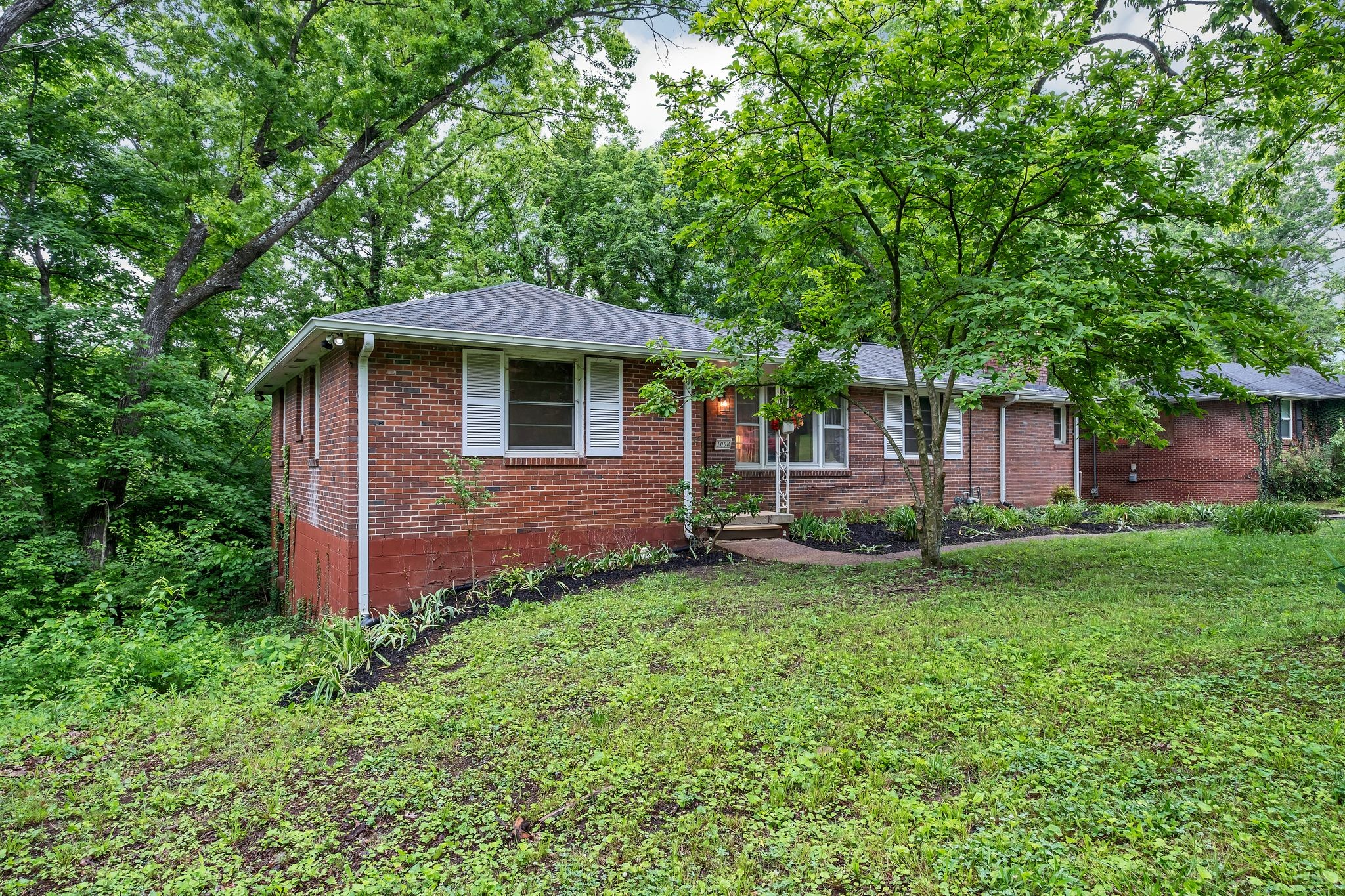 1008 Downey Dr