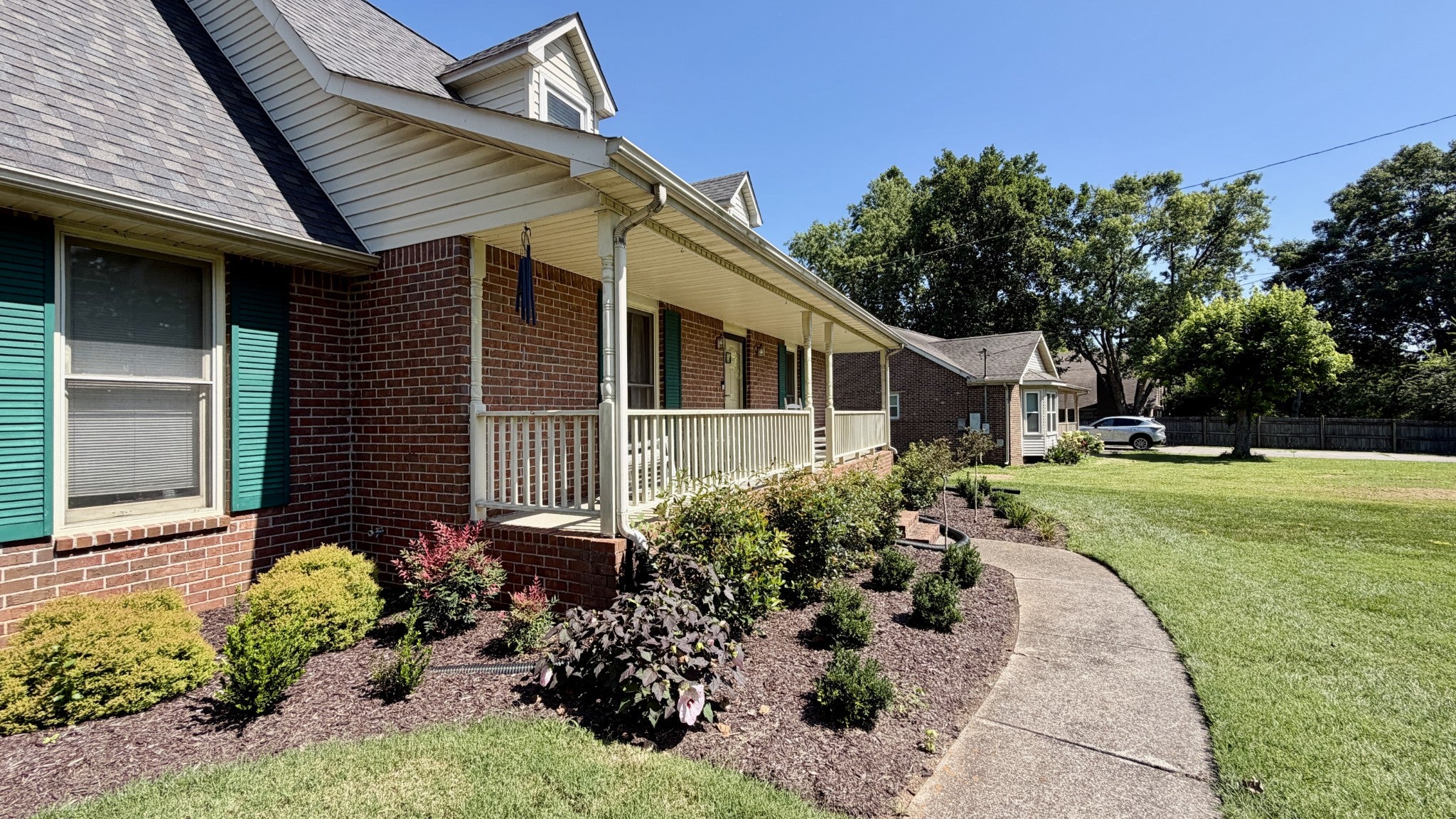 104 Hermitage Dr