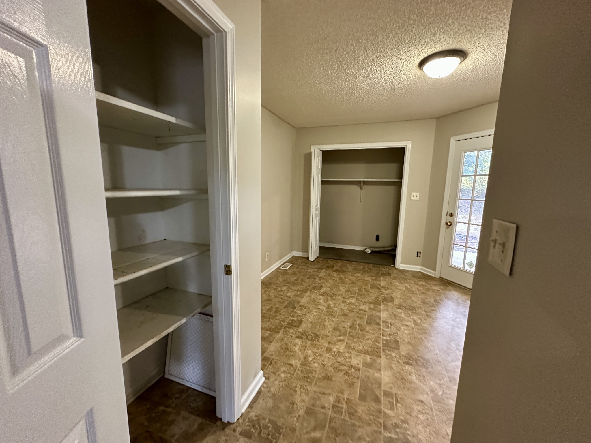 215 Kathleen Ct