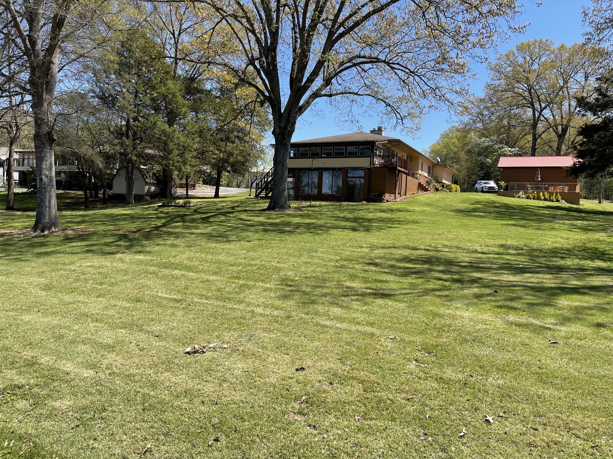 464 Loop Dr
