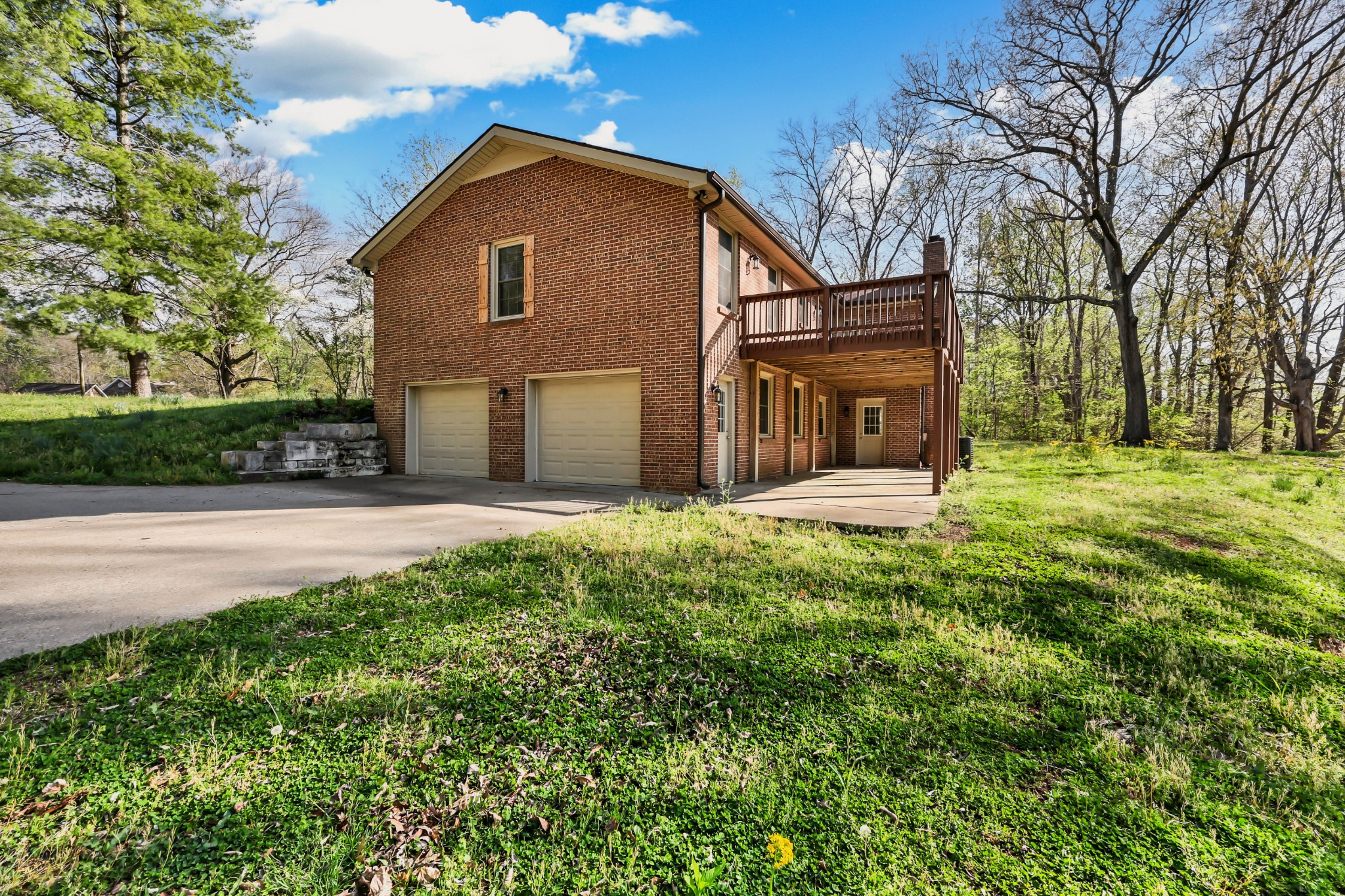 720 Vaughan Rd