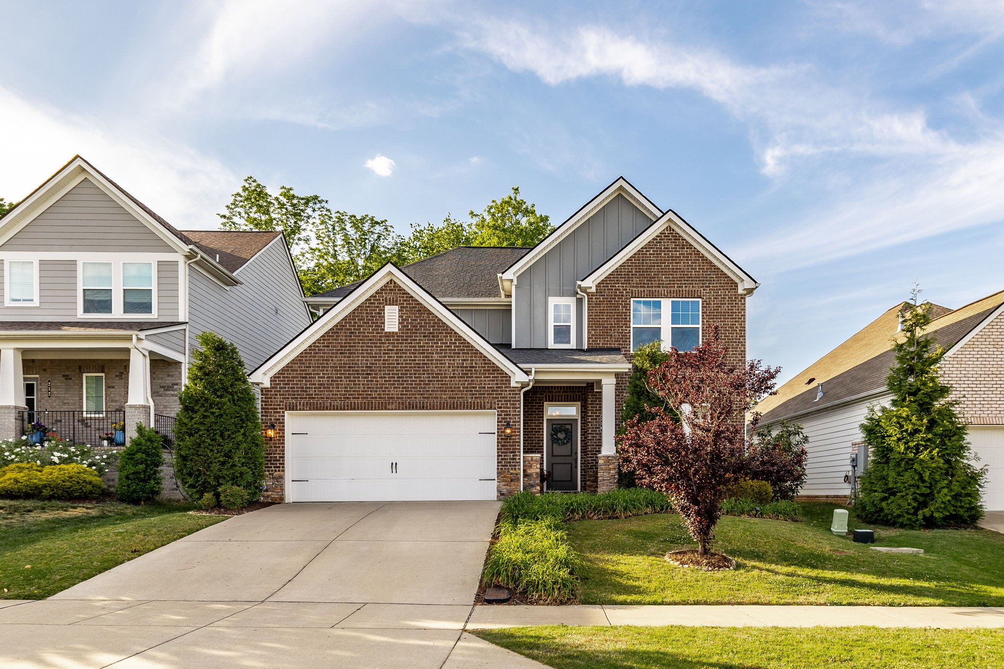 210 Woodhall Ct