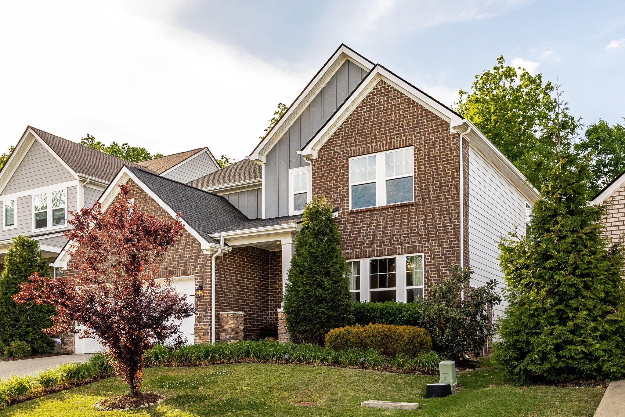 210 Woodhall Ct