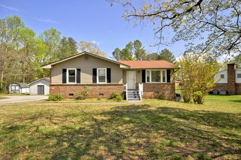 Photo of 611 Needmore Rd, Clarksville, TN 37040 (MLS # 3168165)