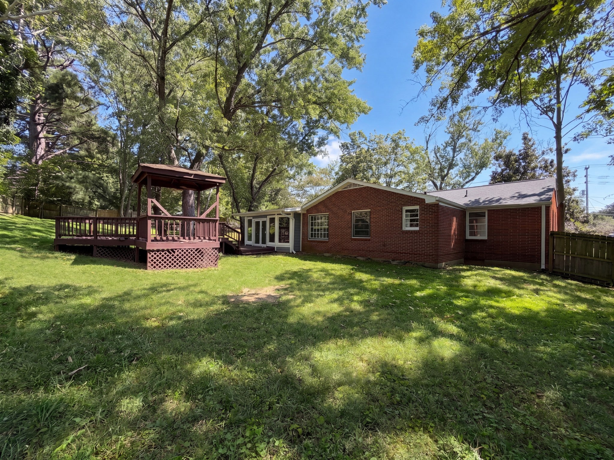 220 Haywood Ln