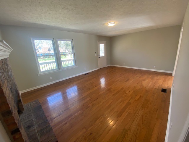 205 Lone Oak Dr