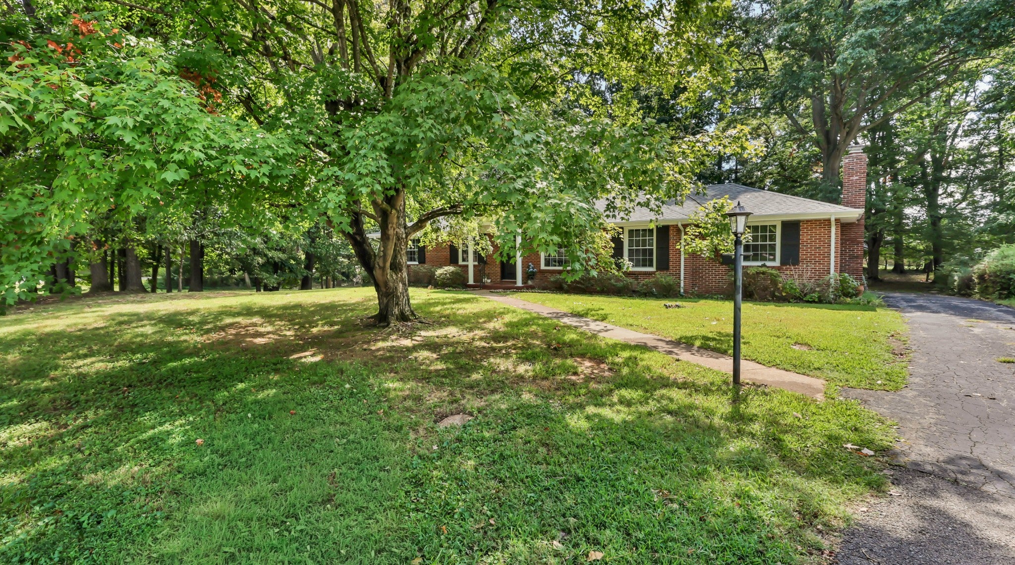 2097 Post Rd