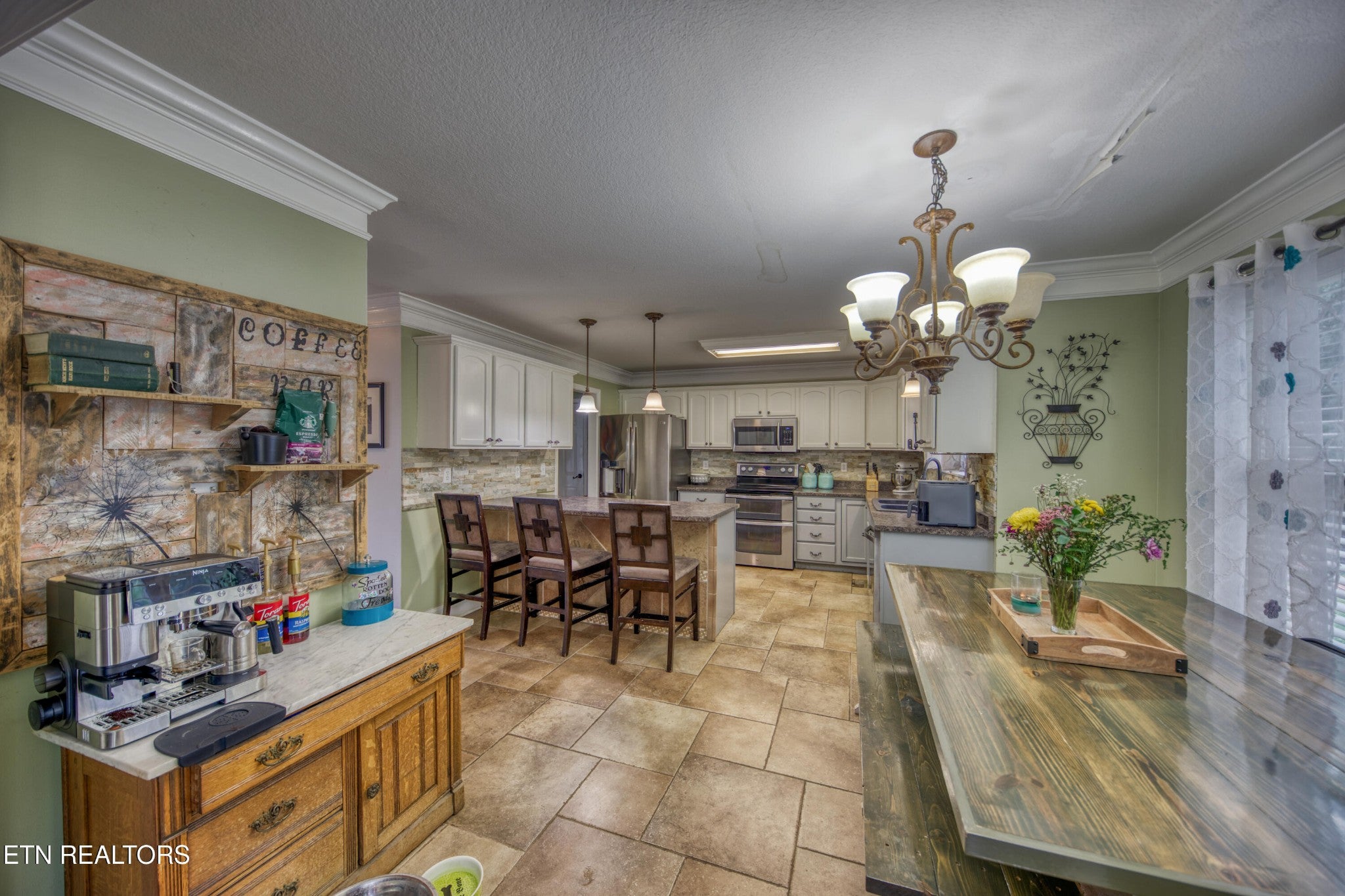 2510 Fernbank Rd