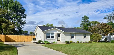 408 Hoffman St Lawrenceburg TN 38464