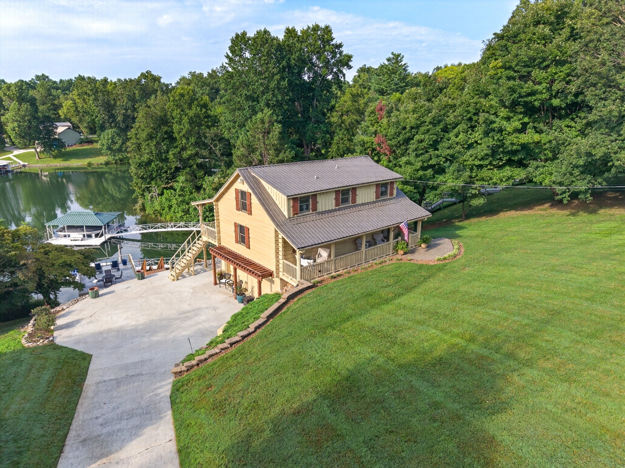 52 Narrows Dr