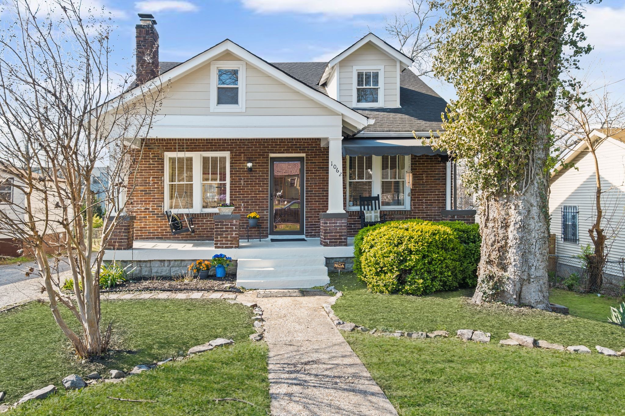 1062 Zophi St