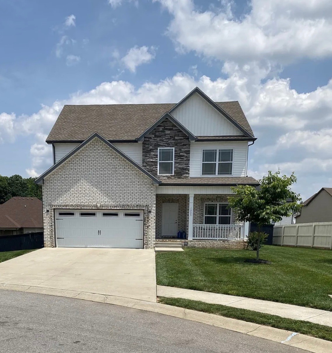 1225 Forsythia Ct