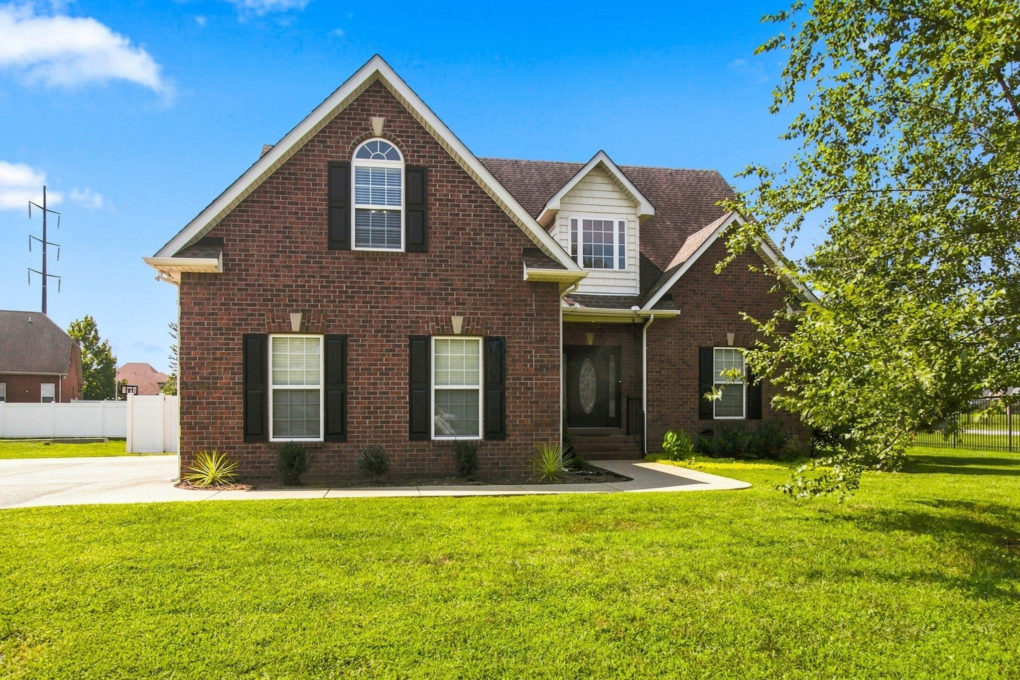 3433 Genoa Dr