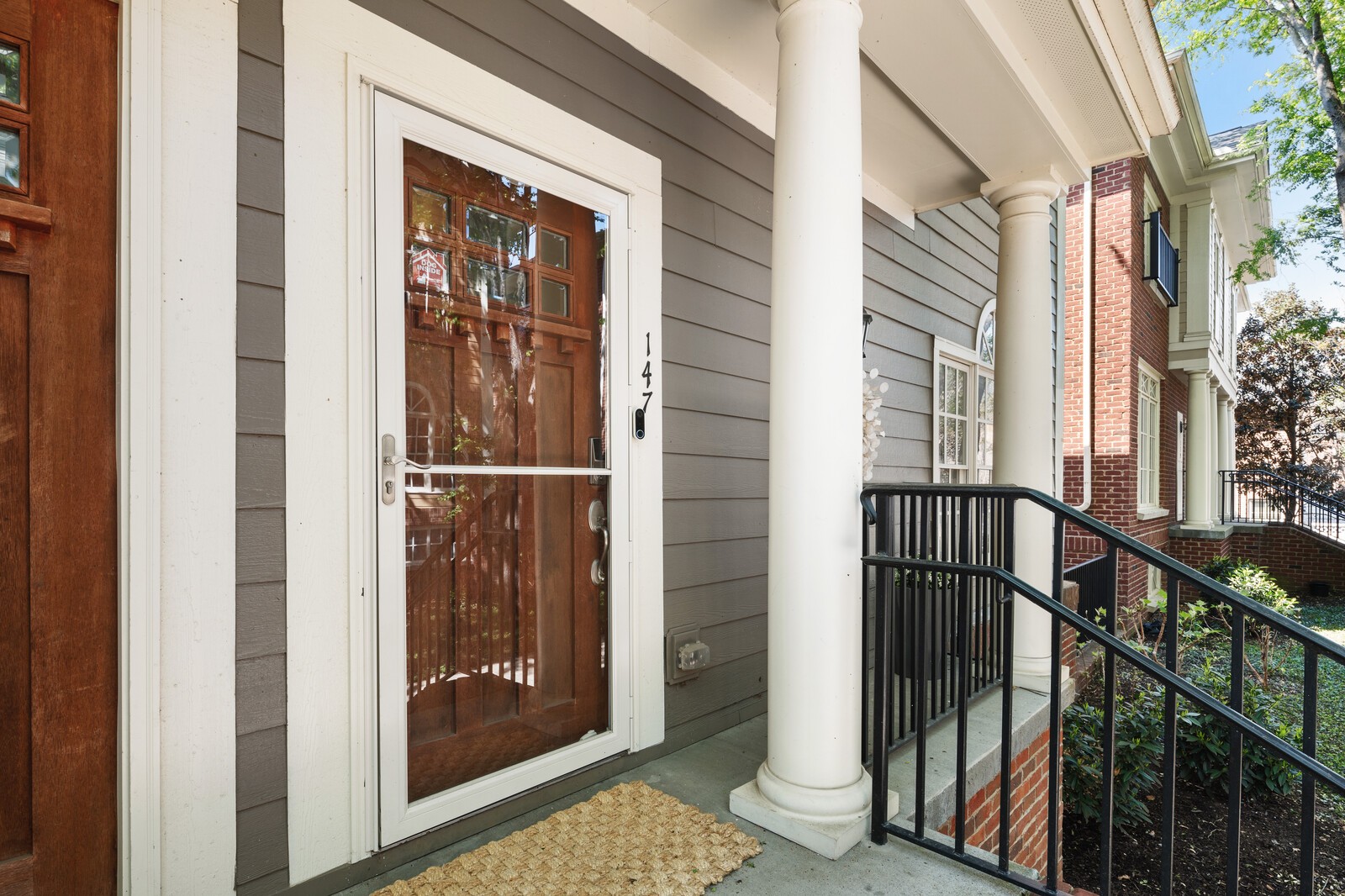 147 Generals Retreat Pl