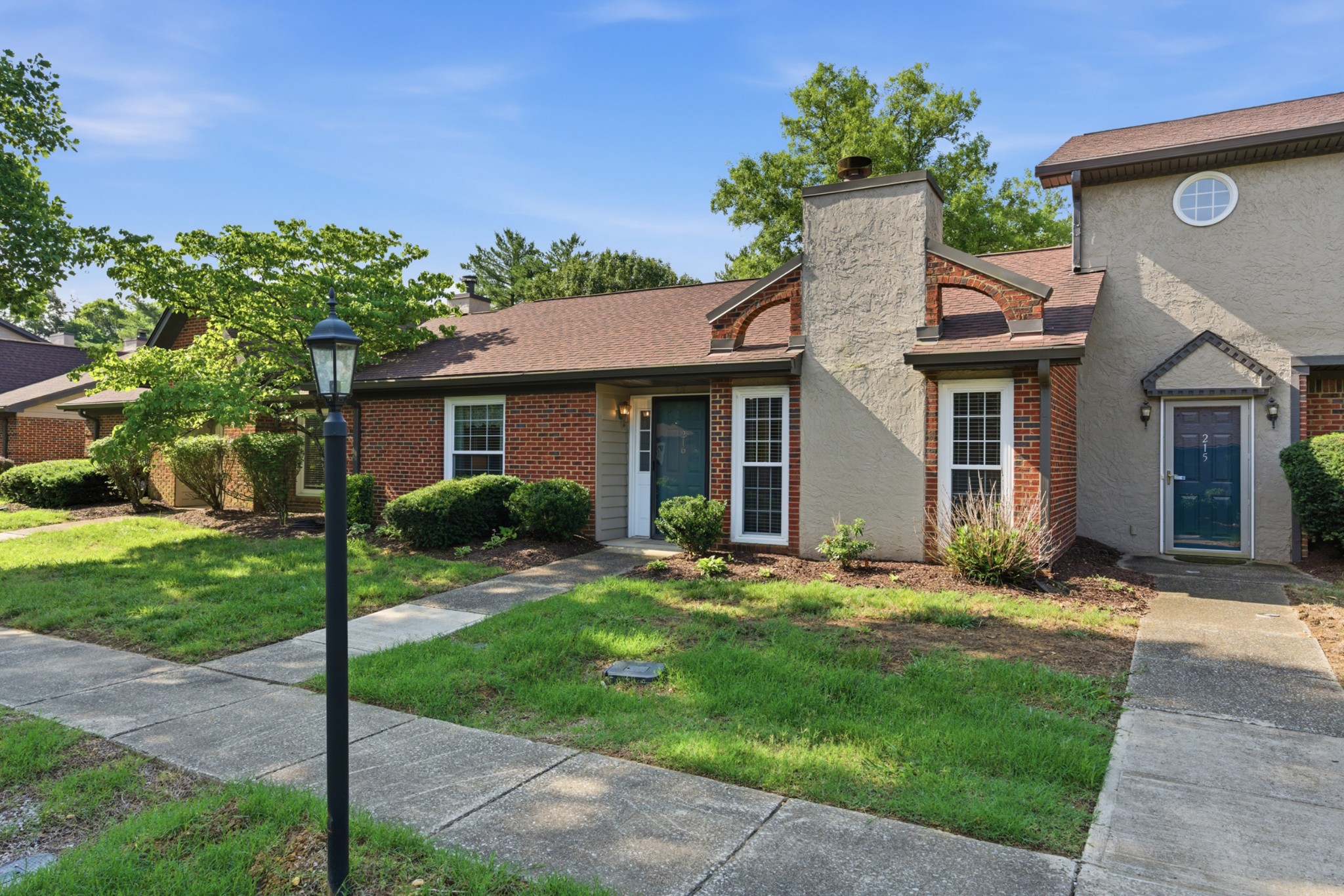 216 Highland Villa Cir