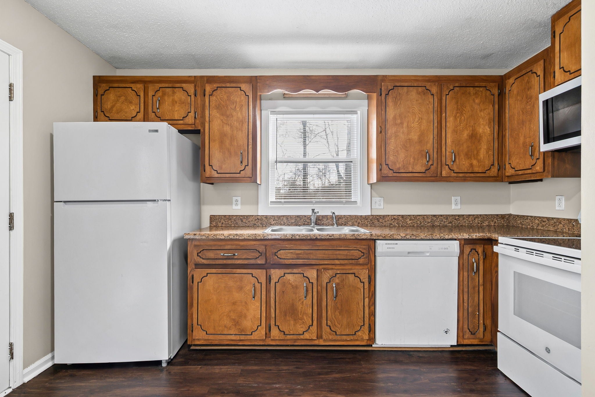135 E St
