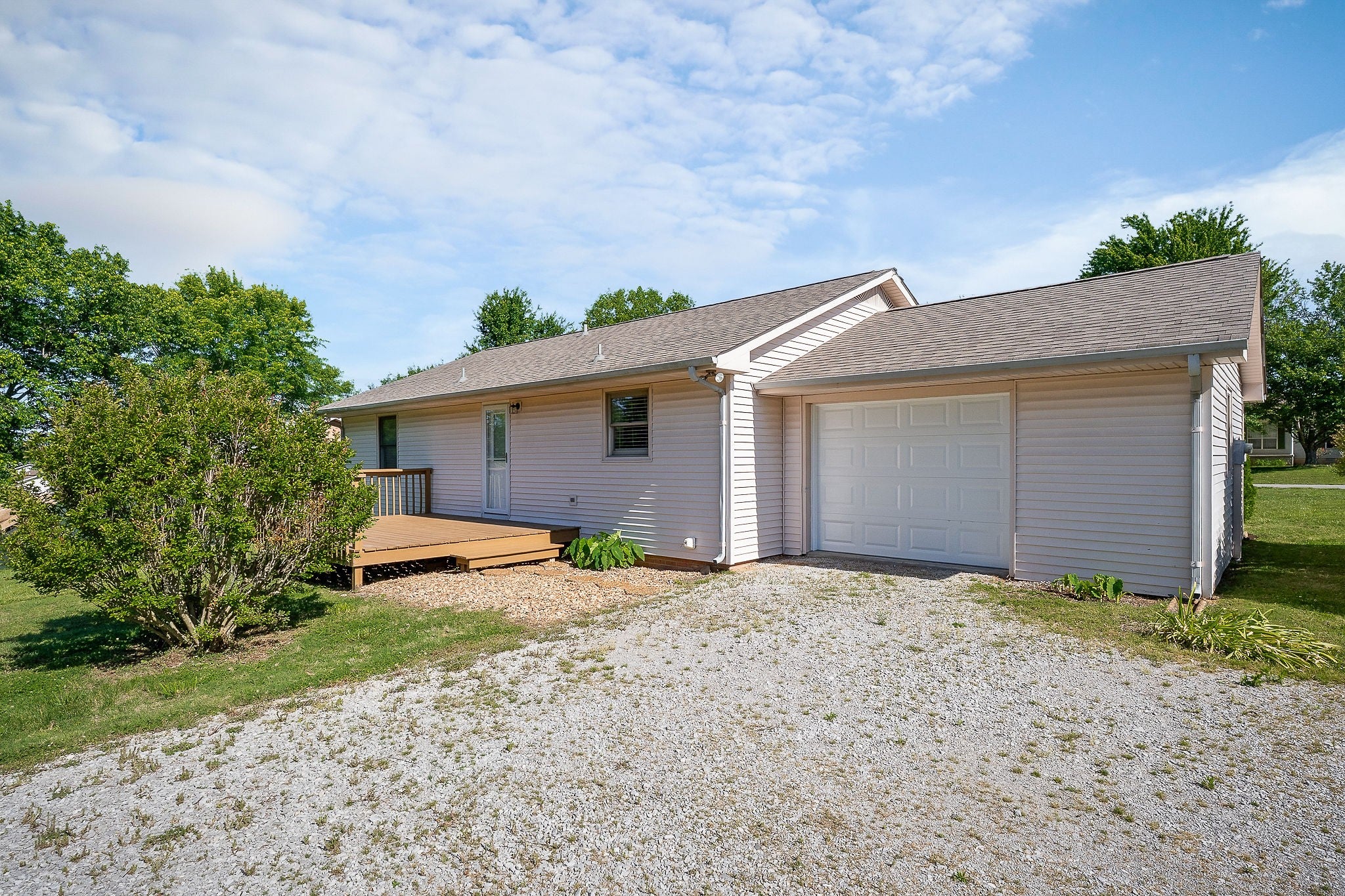 3422 Southmeade Dr