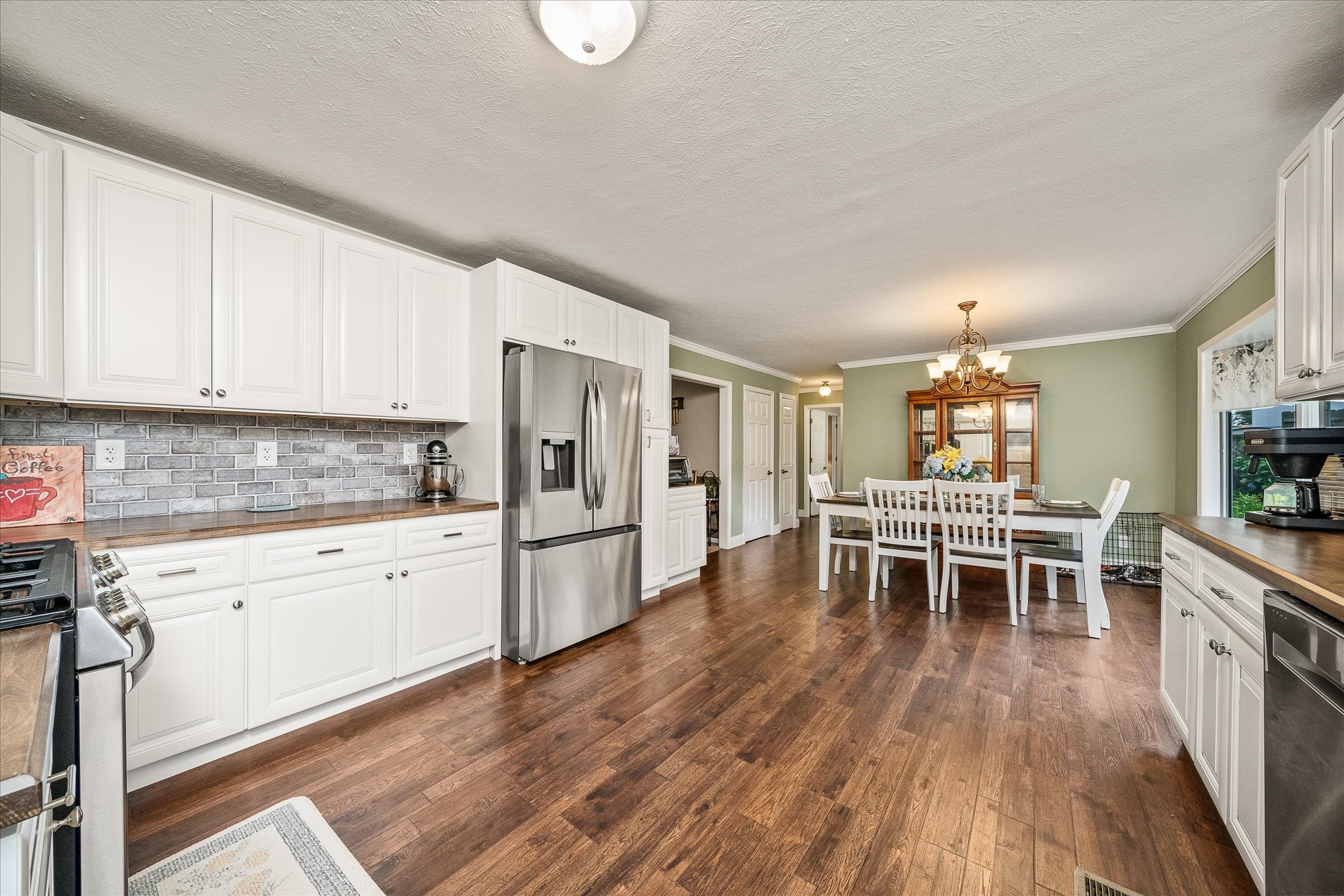 221 Magnolia Rd