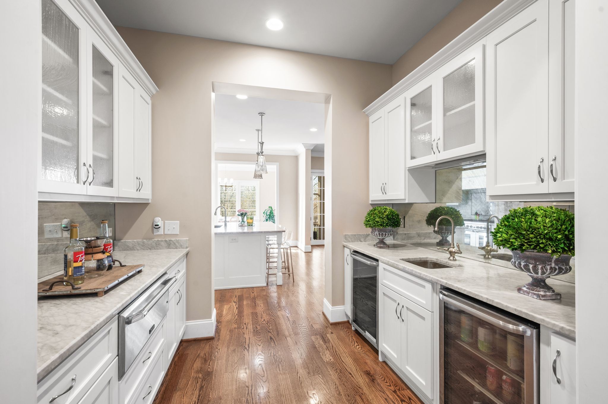 Nashville, Tennessee 37215, United States, 5 Bedrooms Bedrooms, ,5 BathroomsBathrooms,Residential,Active,256952