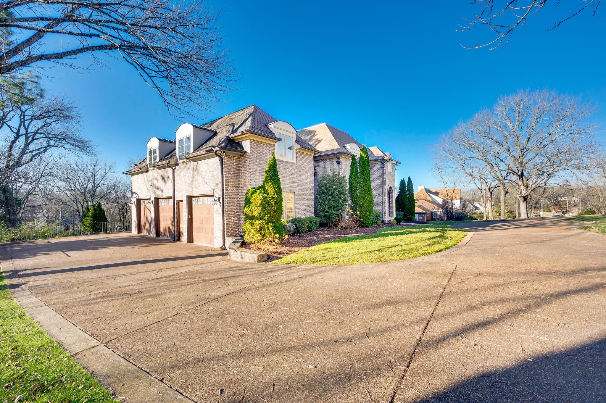 Nashville, Tennessee 37215, United States, 5 Bedrooms Bedrooms, ,5 BathroomsBathrooms,Residential,Active,256952