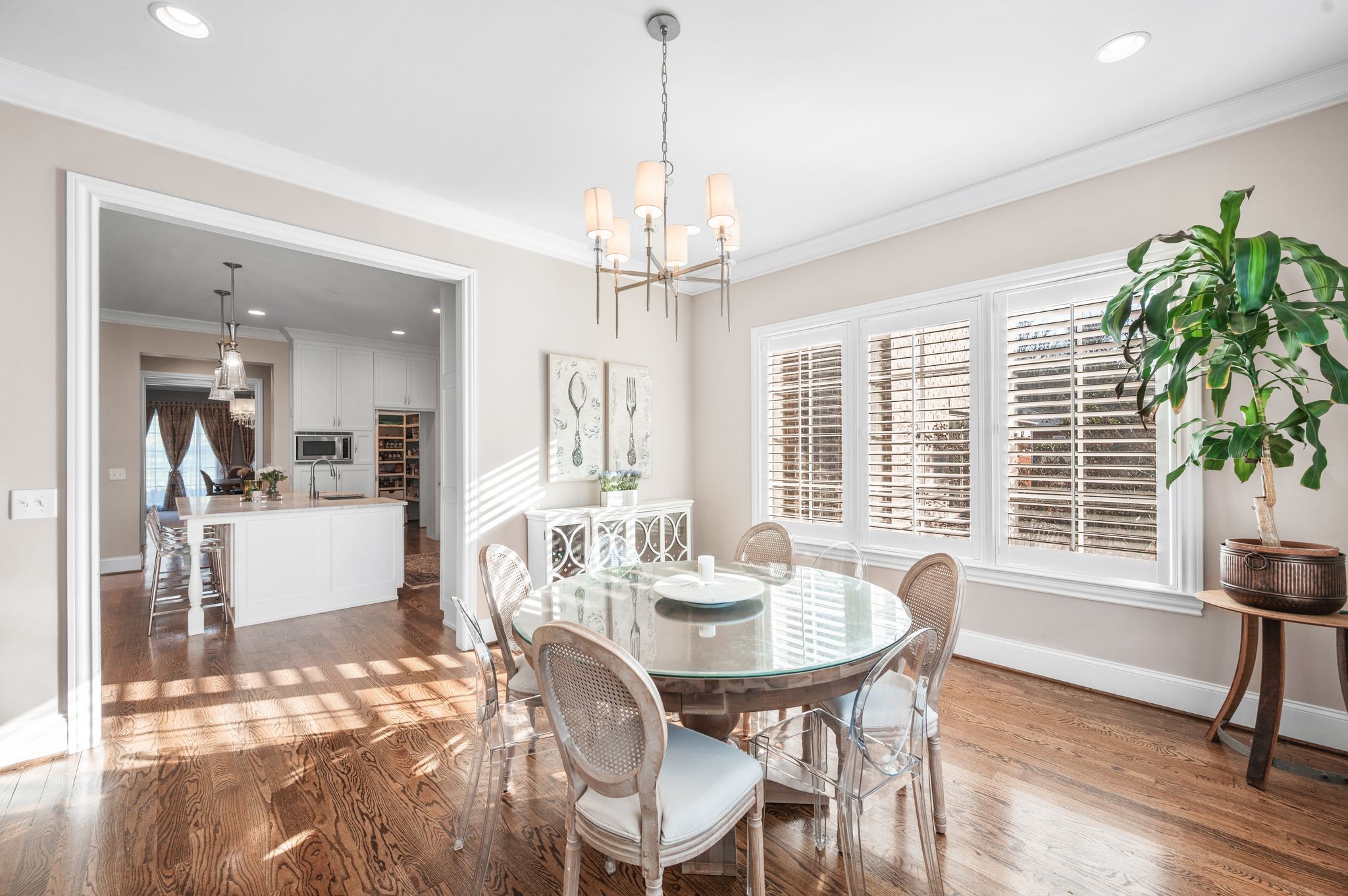 Nashville, Tennessee 37215, United States, 5 Bedrooms Bedrooms, ,5 BathroomsBathrooms,Residential,Active,256952