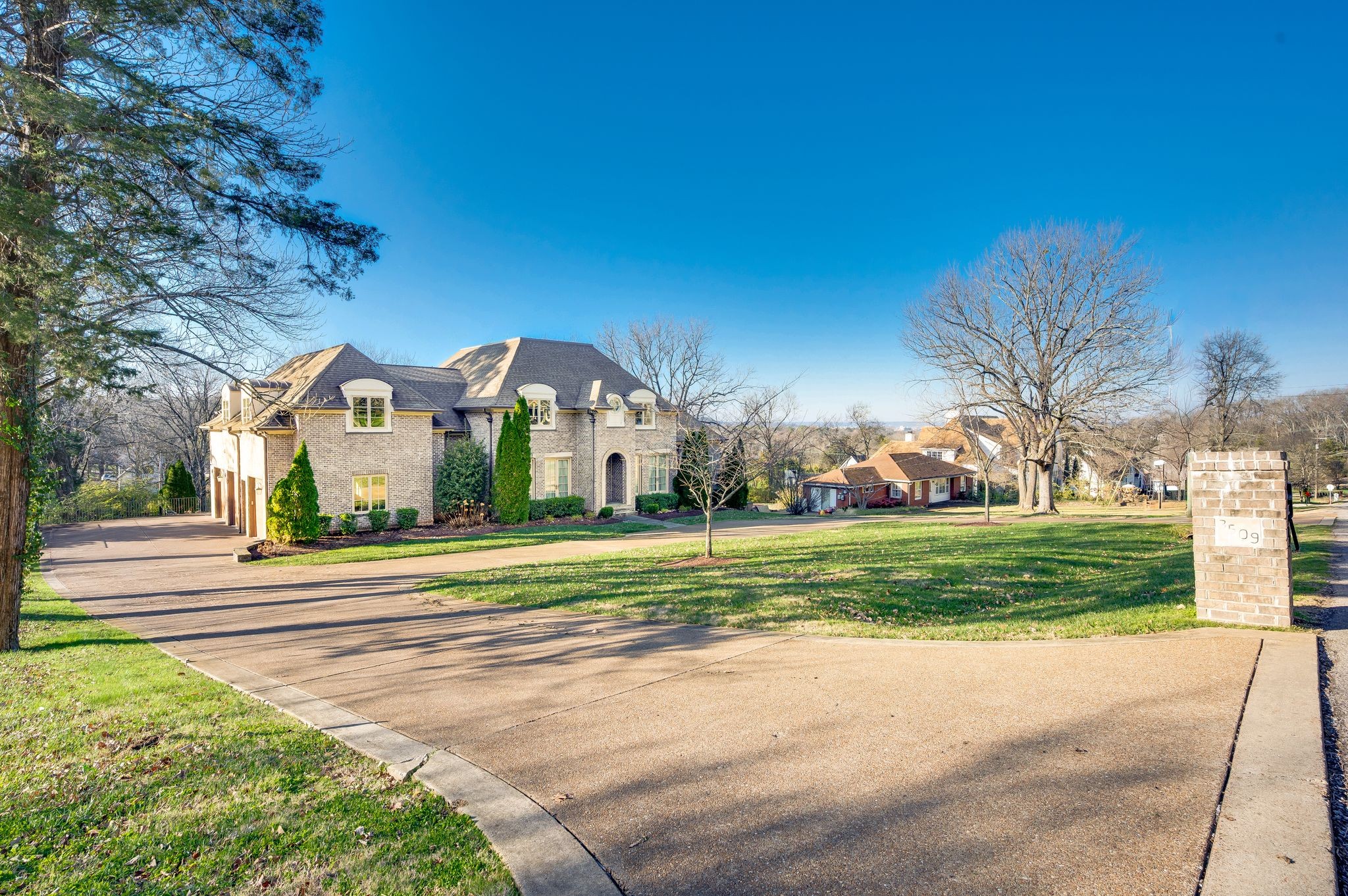 Nashville, Tennessee 37215, United States, 5 Bedrooms Bedrooms, ,5 BathroomsBathrooms,Residential,Active,256952