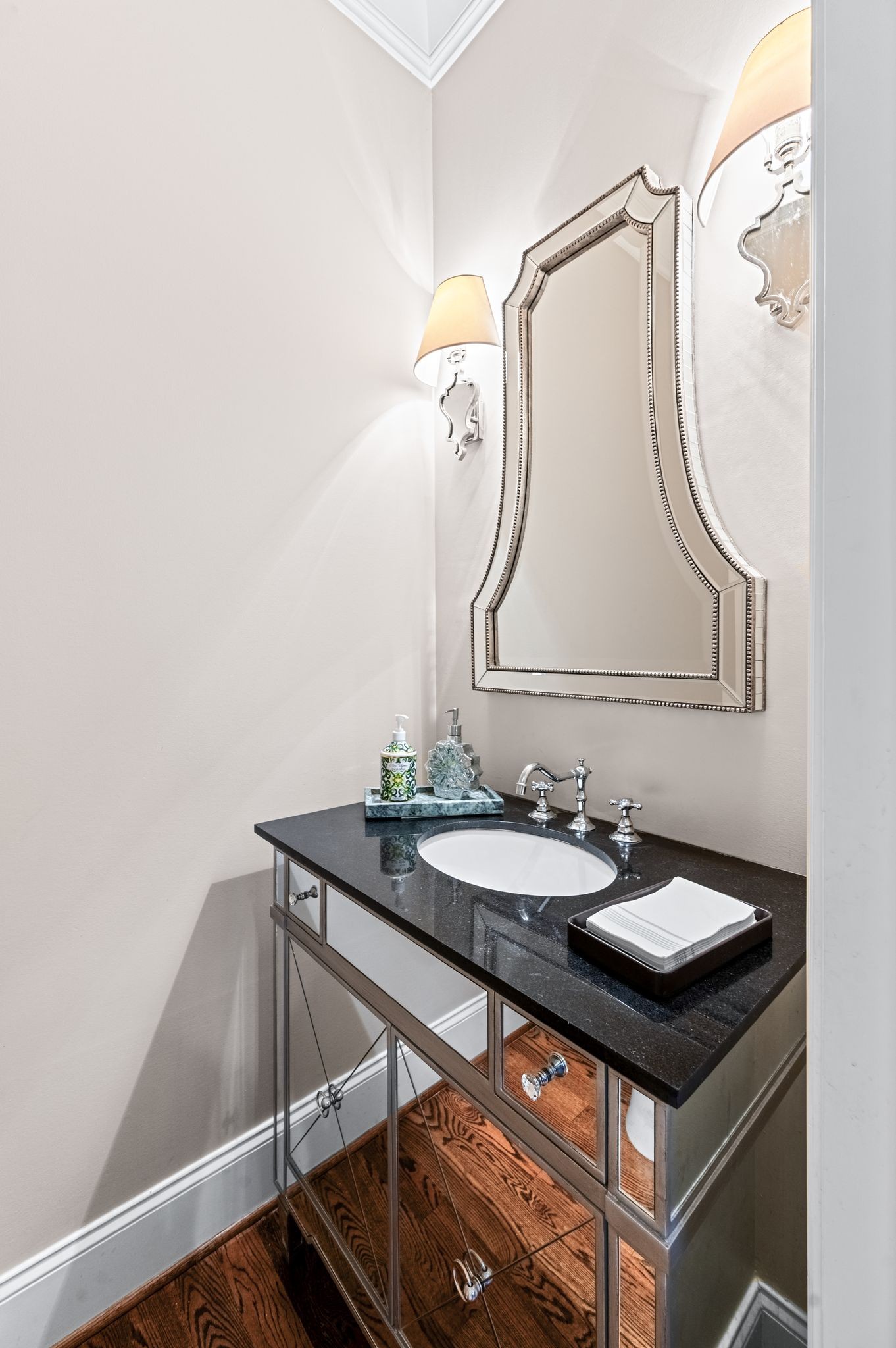 Nashville, Tennessee 37215, United States, 5 Bedrooms Bedrooms, ,5 BathroomsBathrooms,Residential,Active,256952