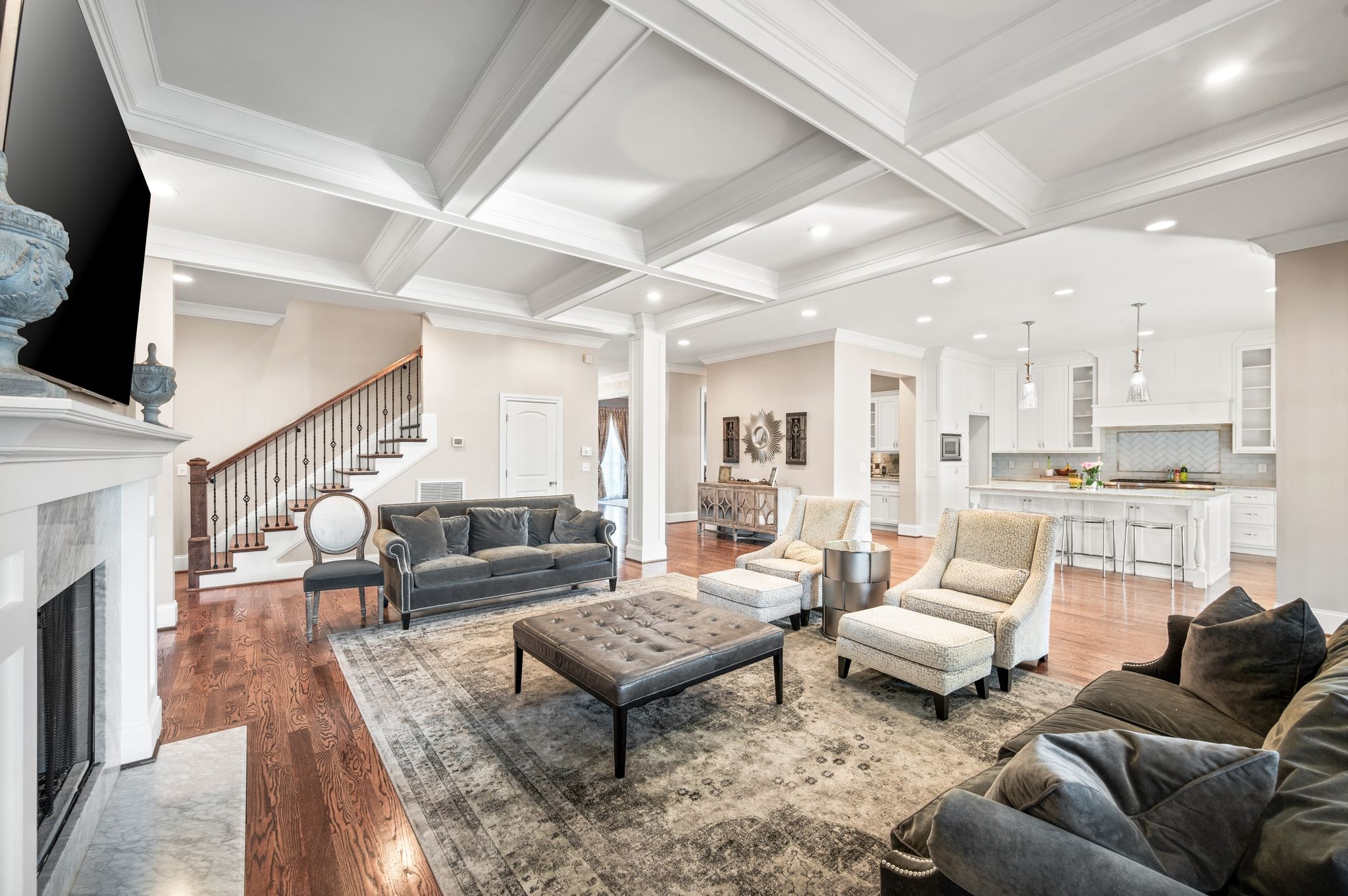 Nashville, Tennessee 37215, United States, 5 Bedrooms Bedrooms, ,5 BathroomsBathrooms,Residential,Active,256952