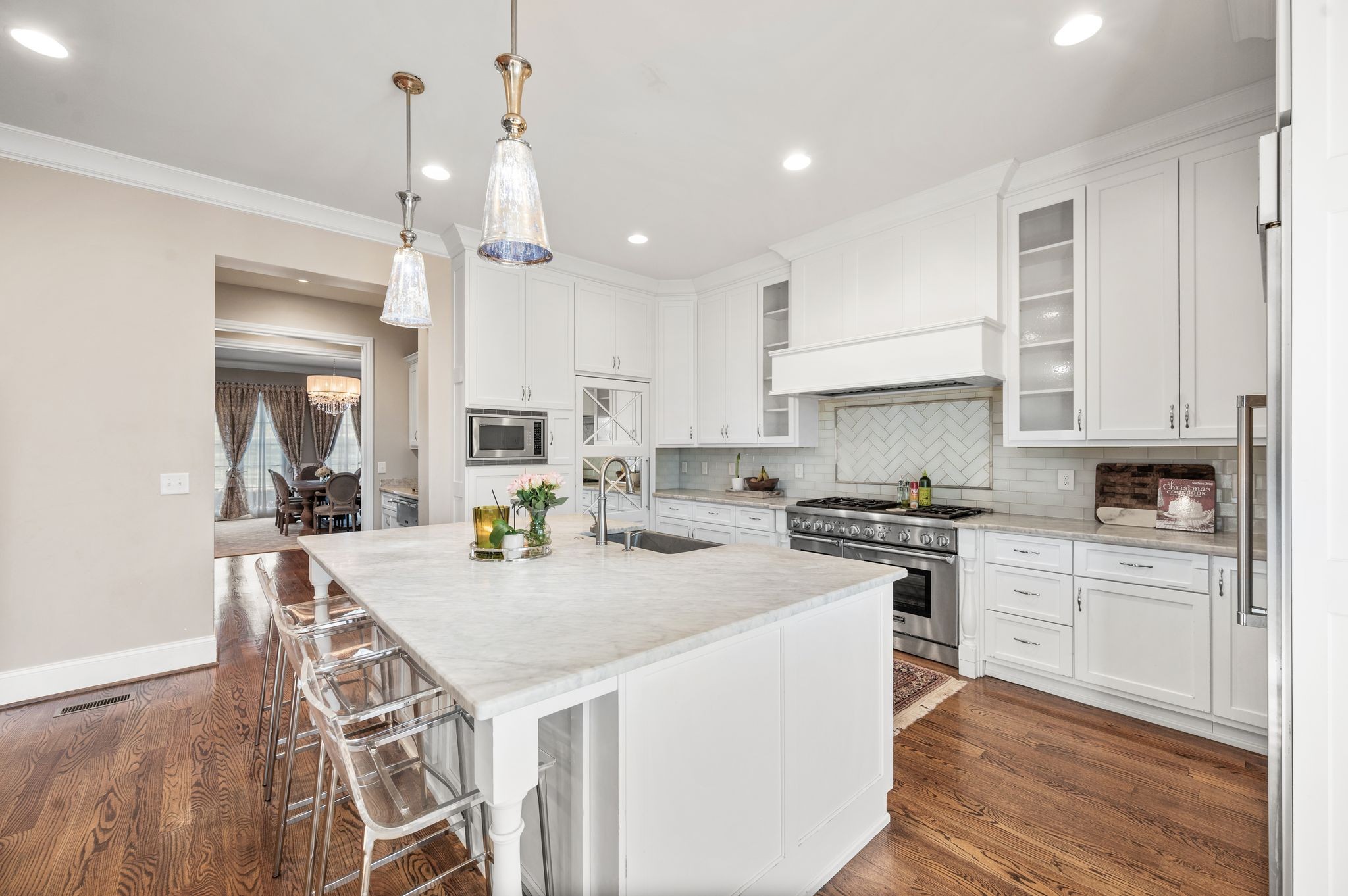 Nashville, Tennessee 37215, United States, 5 Bedrooms Bedrooms, ,5 BathroomsBathrooms,Residential,Active,256952