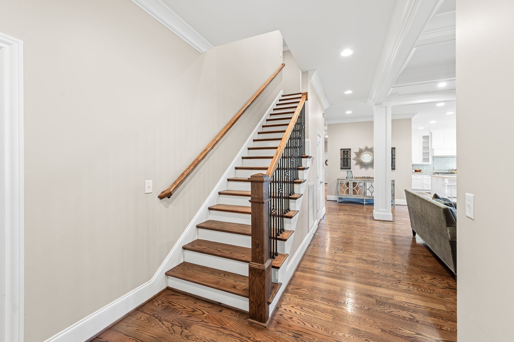 Nashville, Tennessee 37215, United States, 5 Bedrooms Bedrooms, ,5 BathroomsBathrooms,Residential,Active,256952