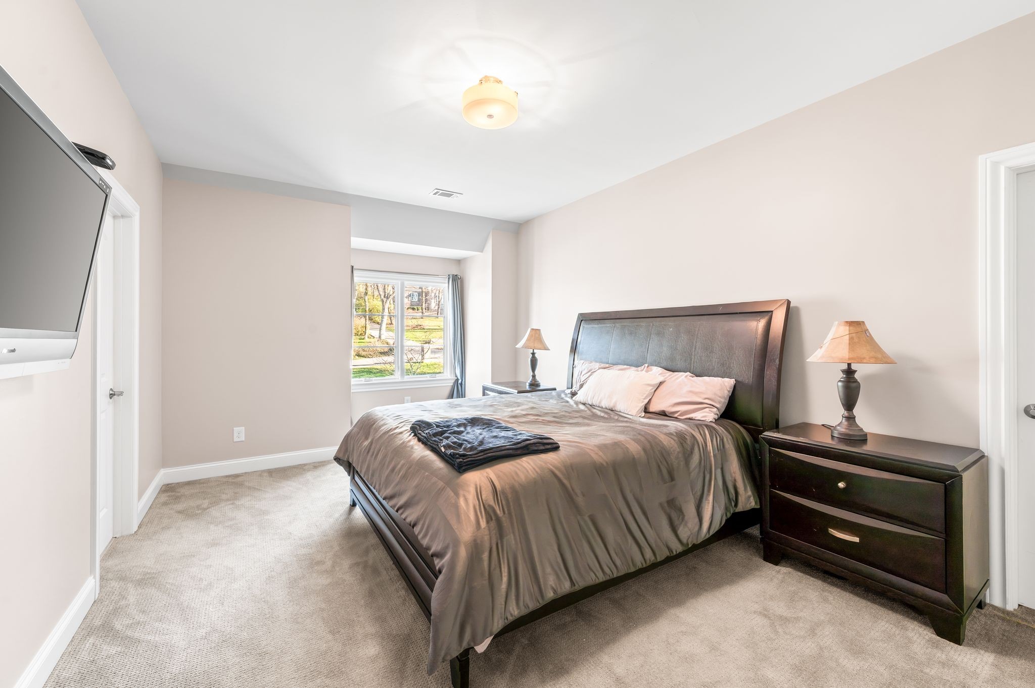 Nashville, Tennessee 37215, United States, 5 Bedrooms Bedrooms, ,5 BathroomsBathrooms,Residential,Active,256952