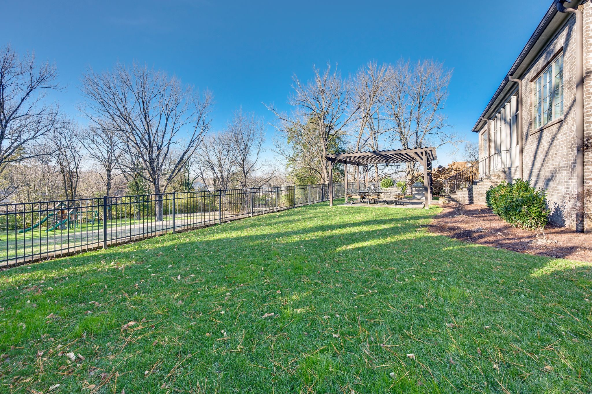 Nashville, Tennessee 37215, United States, 5 Bedrooms Bedrooms, ,5 BathroomsBathrooms,Residential,Active,256952