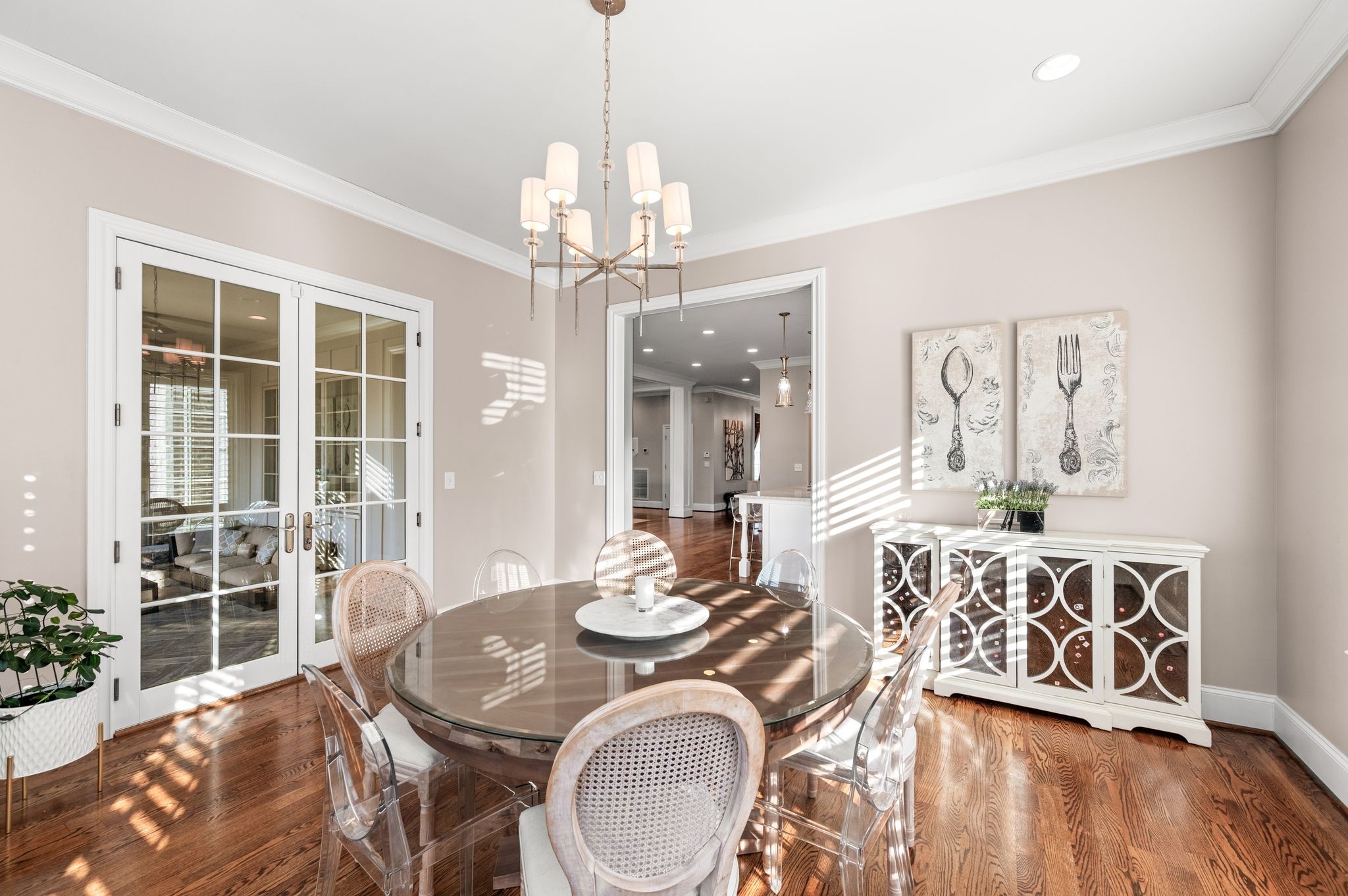 Nashville, Tennessee 37215, United States, 5 Bedrooms Bedrooms, ,5 BathroomsBathrooms,Residential,Active,256952