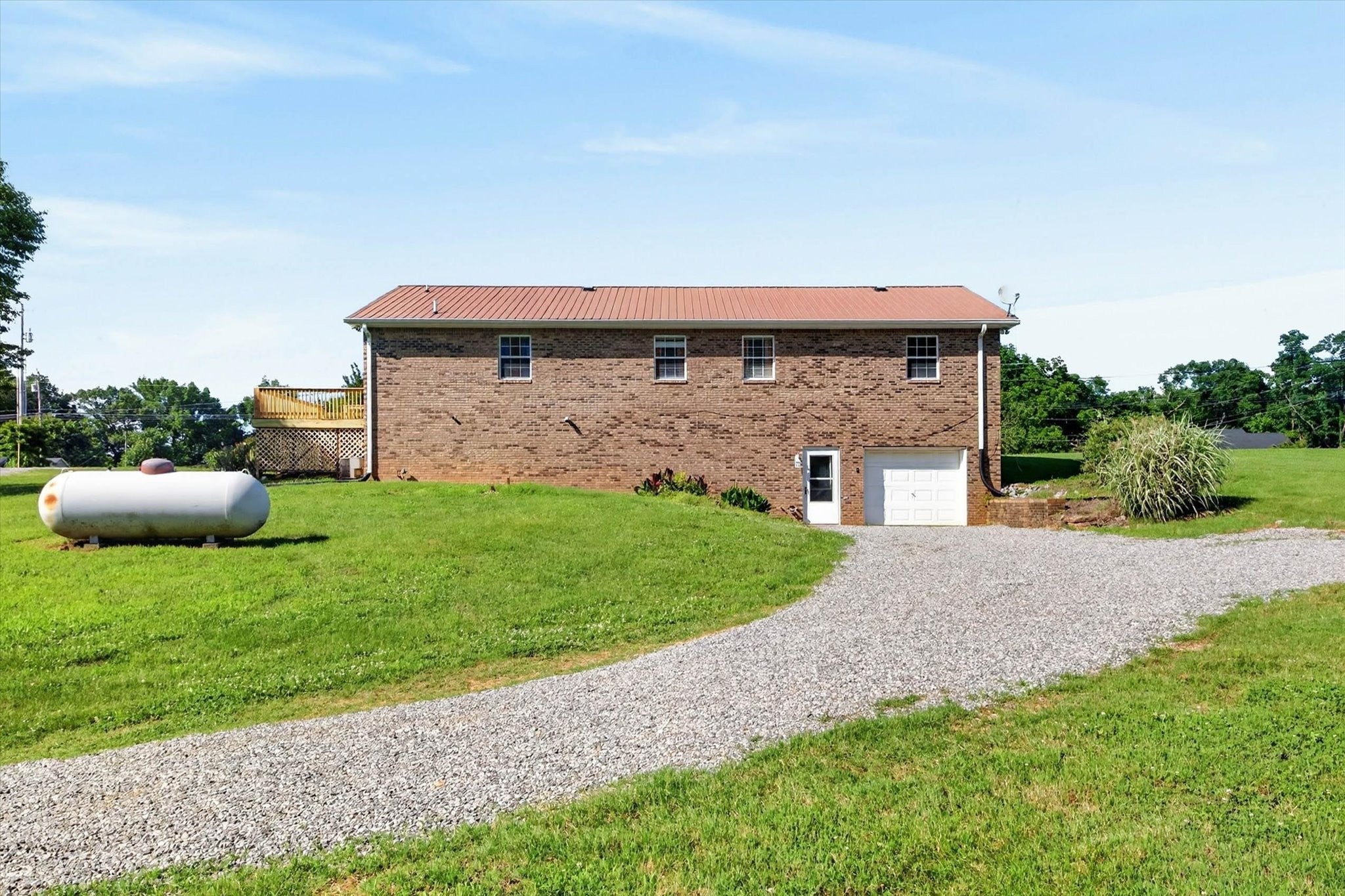 6702 Highway 41 N