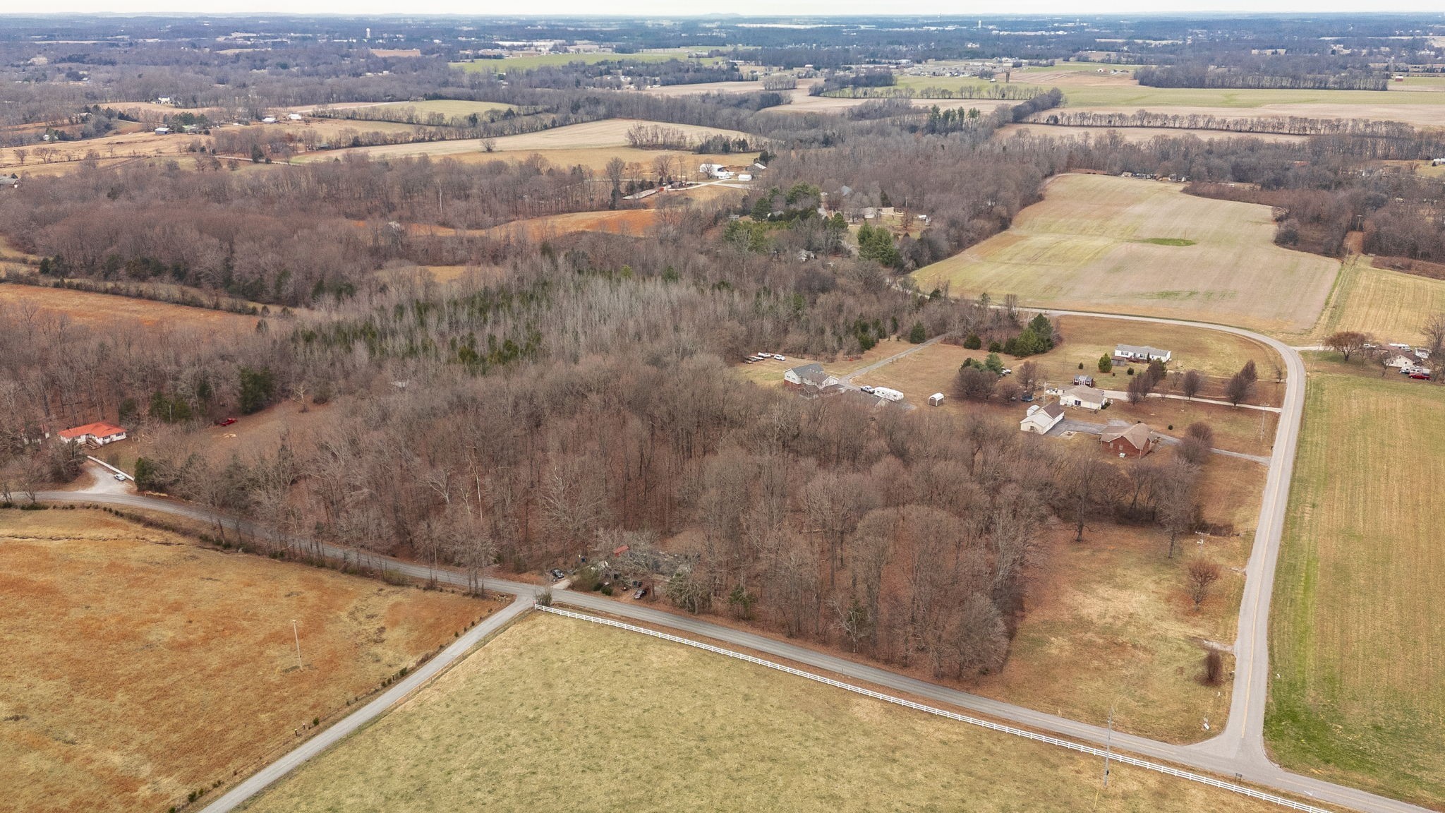 512 N Happy Hollow Road