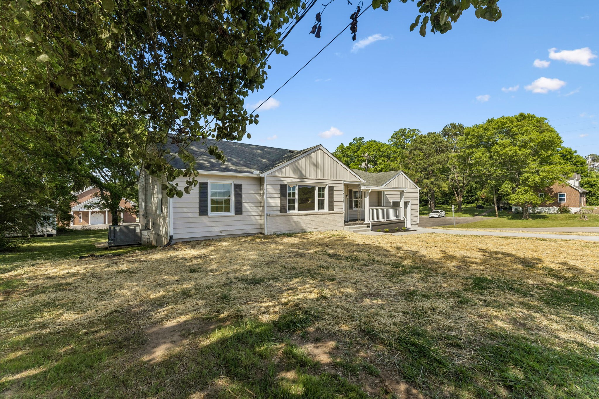 1057 Mapleash Ave