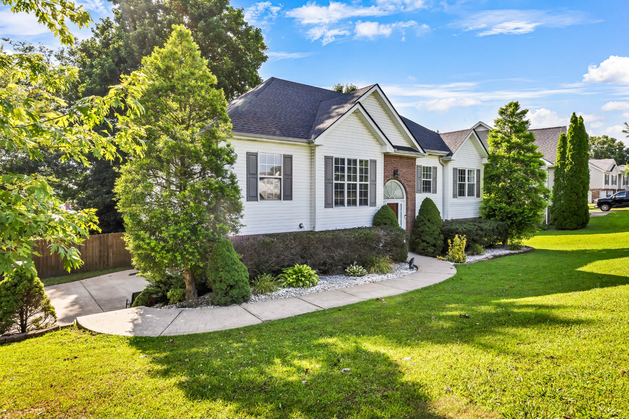 720 Superior Ln