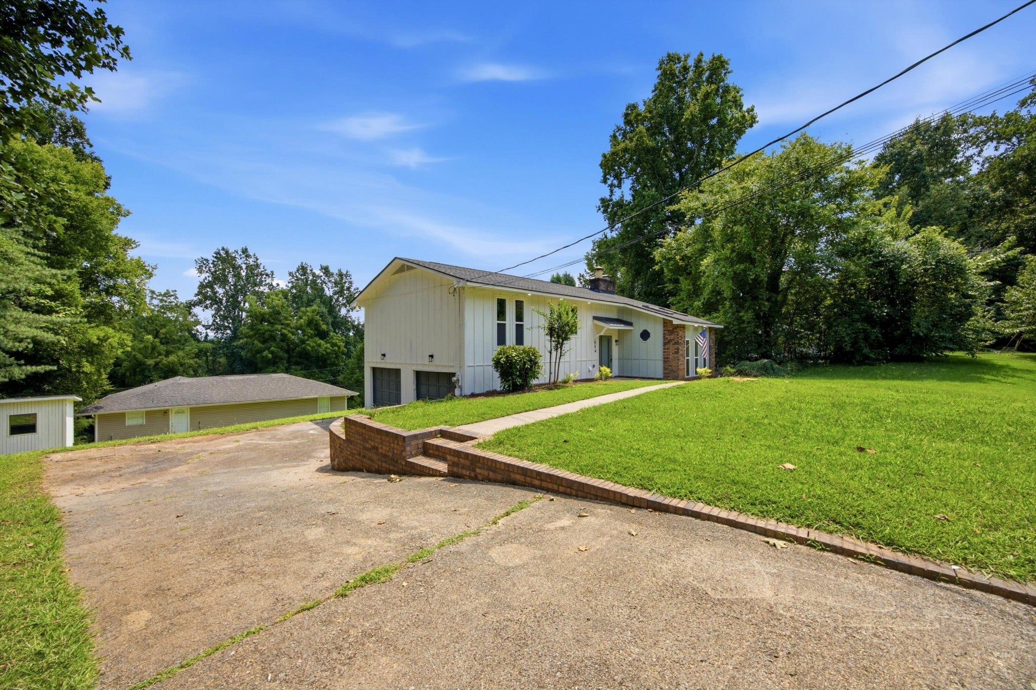 8804 Point South Lane