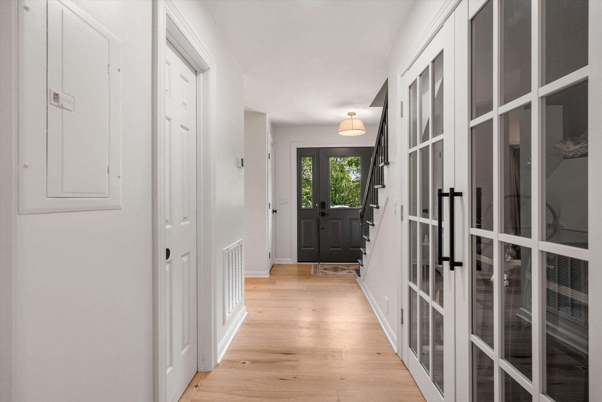 4421 Belmont Park Ter