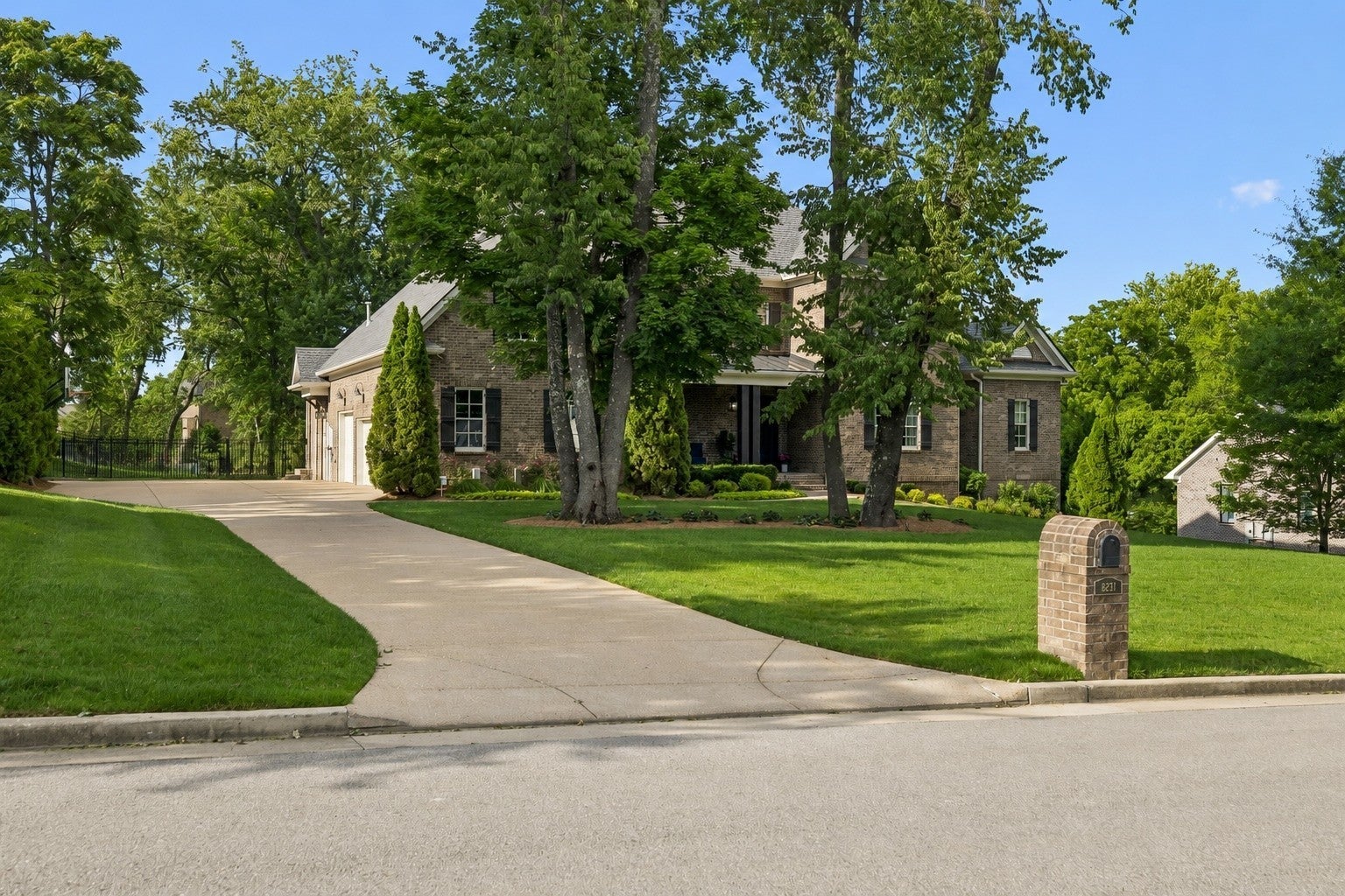6-bed home for rent in Brentwood, TN 37027, 8231 Glover Dr 8231 Glover Dr, Brentwood TN 37027 6-bed home, photo 3 of 60