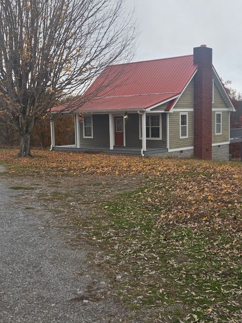 412 Hawkins Rd Westmoreland TN 37186