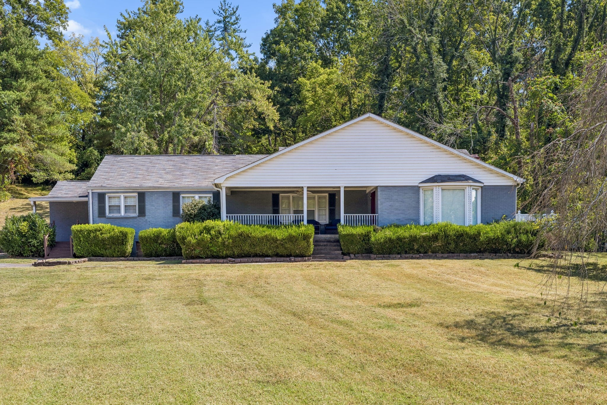 1332 S Dickerson Rd