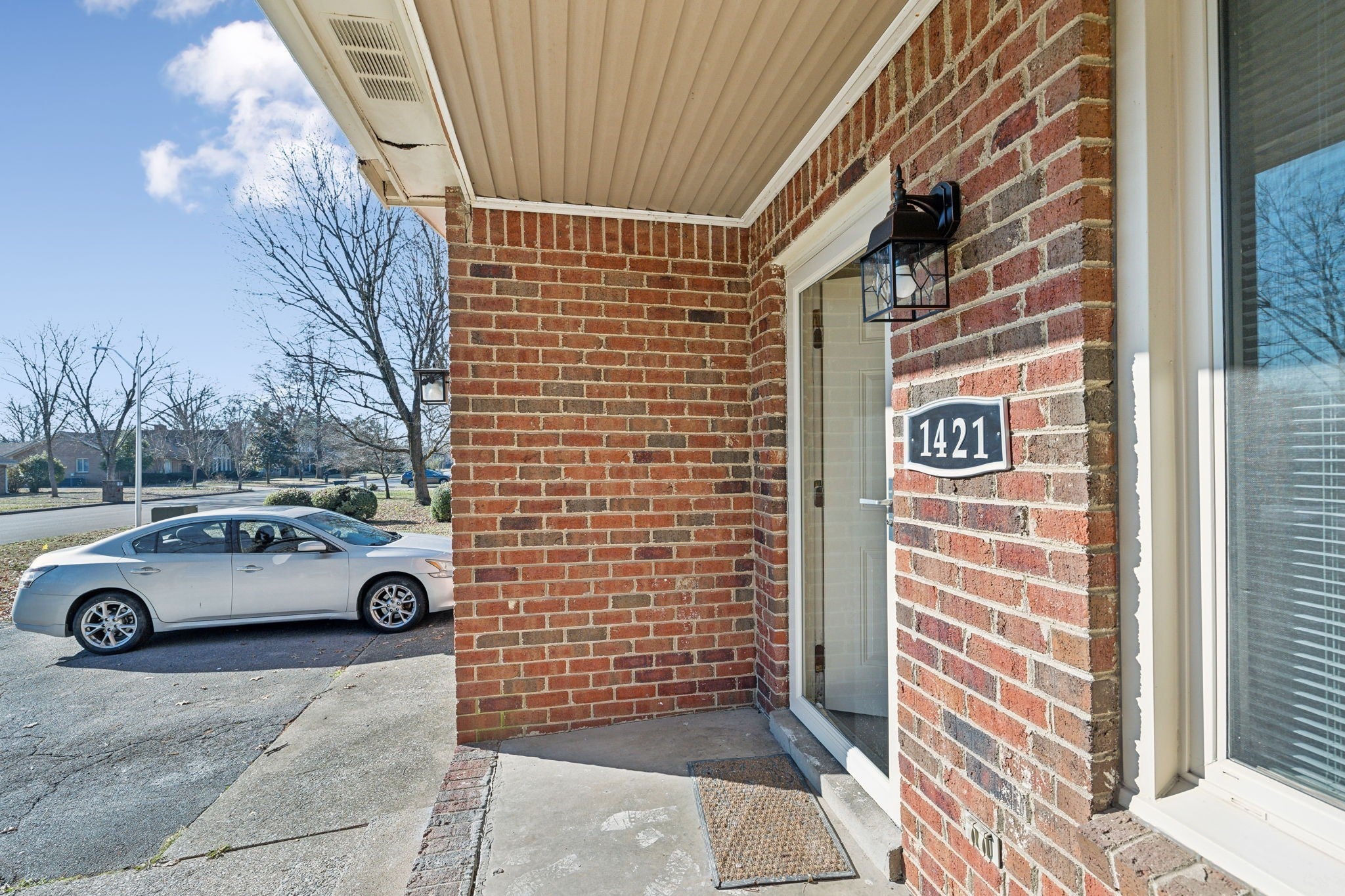 1421 Huntington Dr